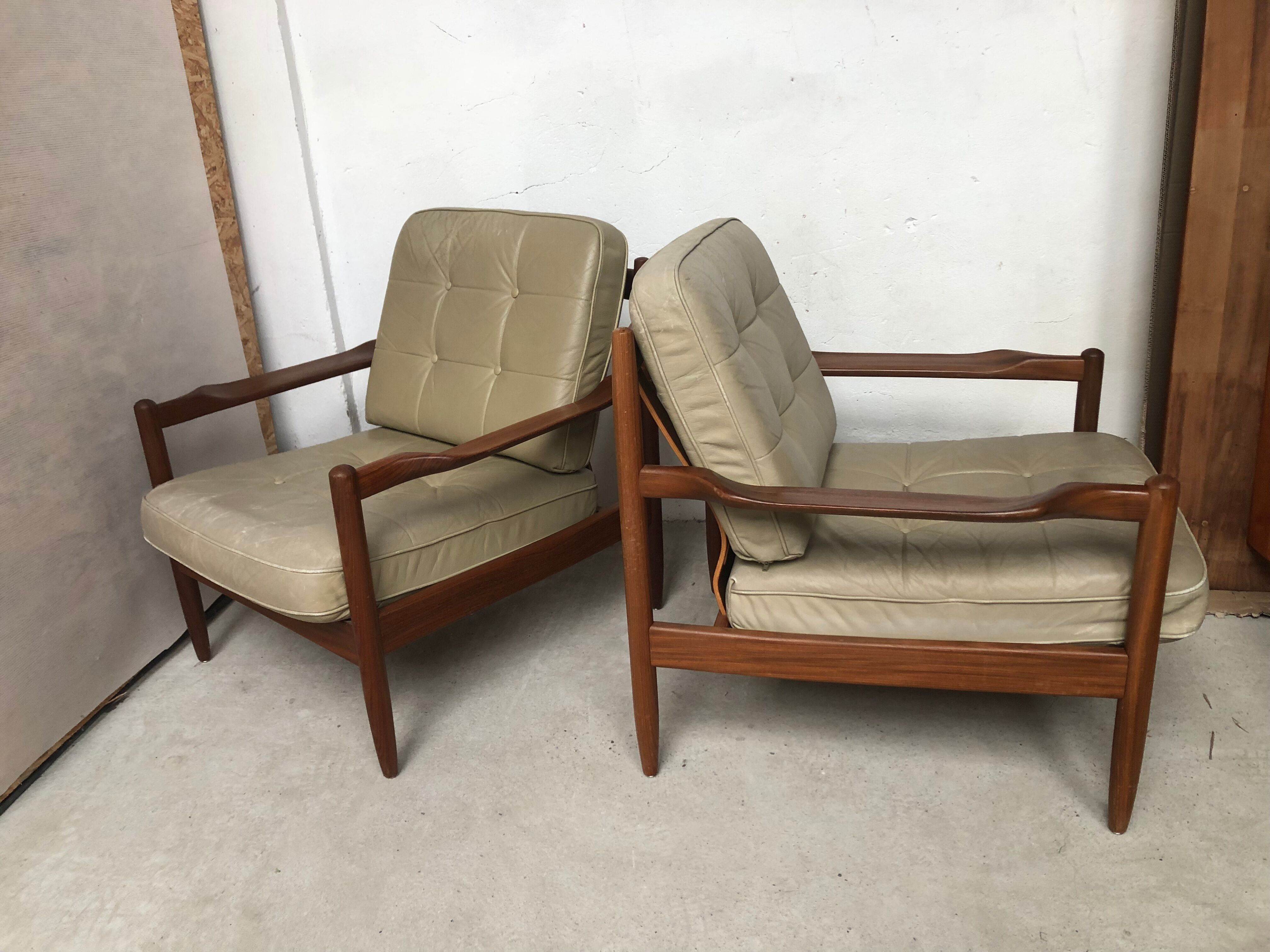 Fauteuils scandinaves cuir et teck années 60/70