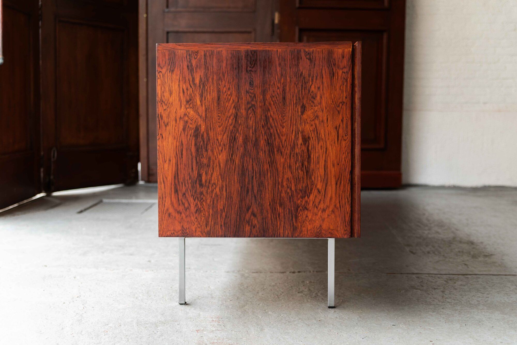 Buffet « B40 » de Dieter Waeckerlin