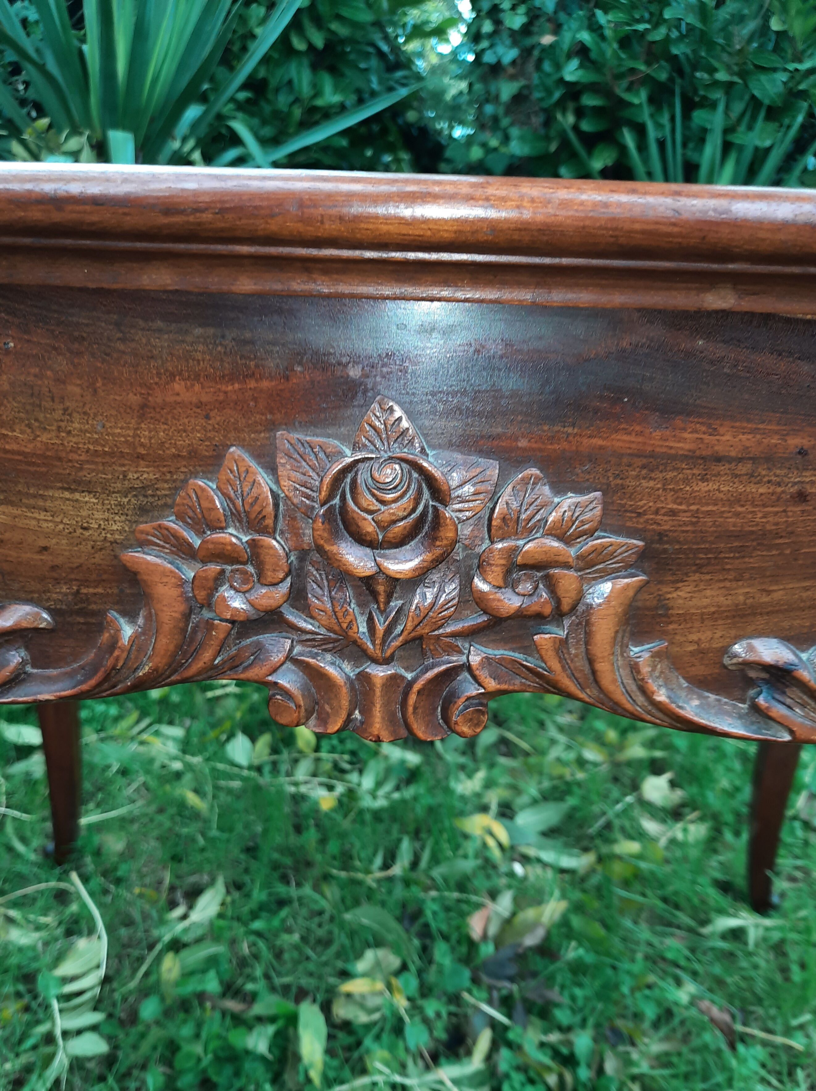 Table à jeu style Louis XV en acajou