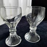 2 Verres anciens forme gondole , côtes plates , jambe creuse