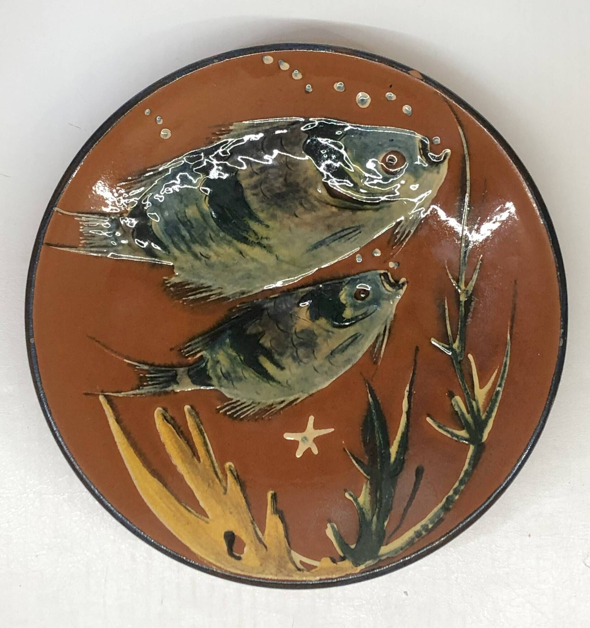 Lluís Puigdemont artisanal dish in enameled ceramic with fish decor