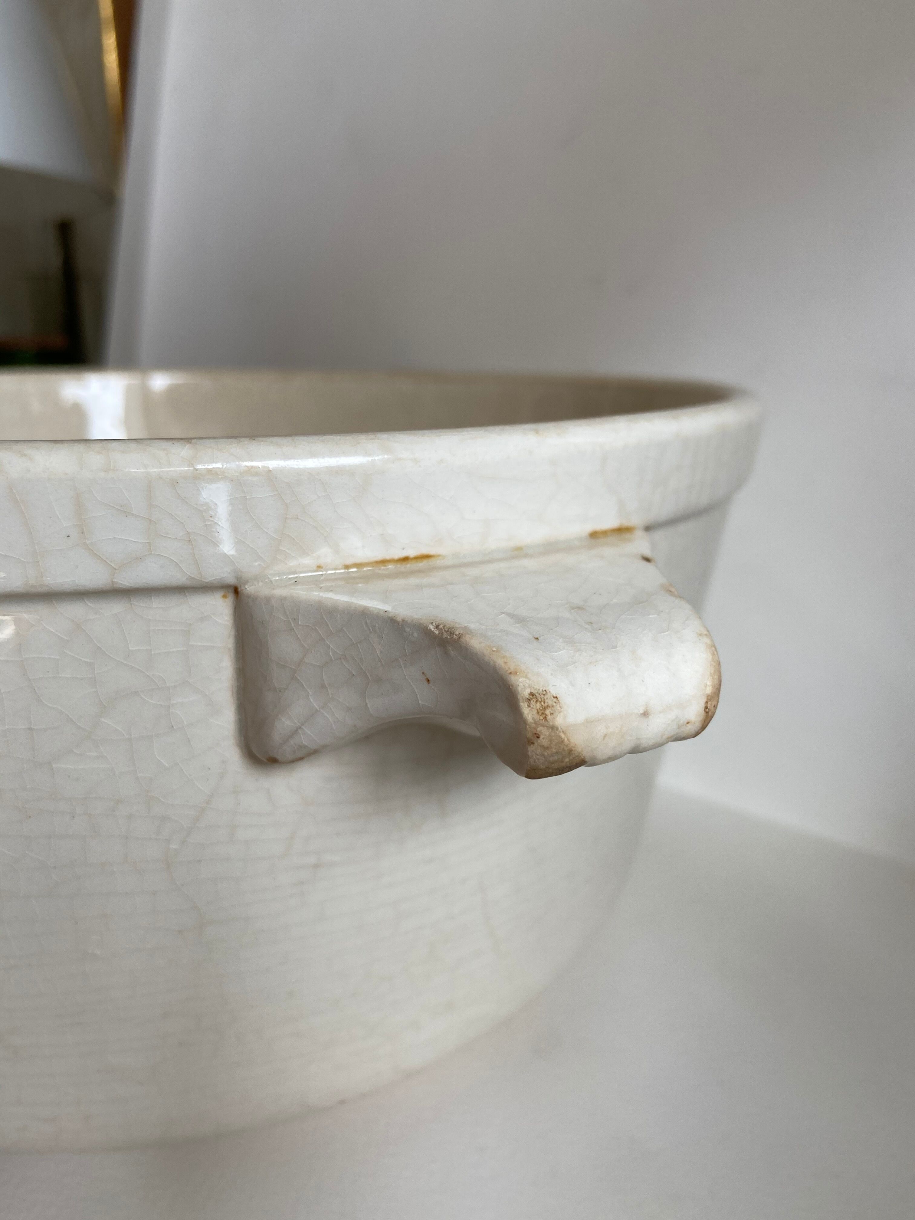 Enamelled ceramic salad bowl