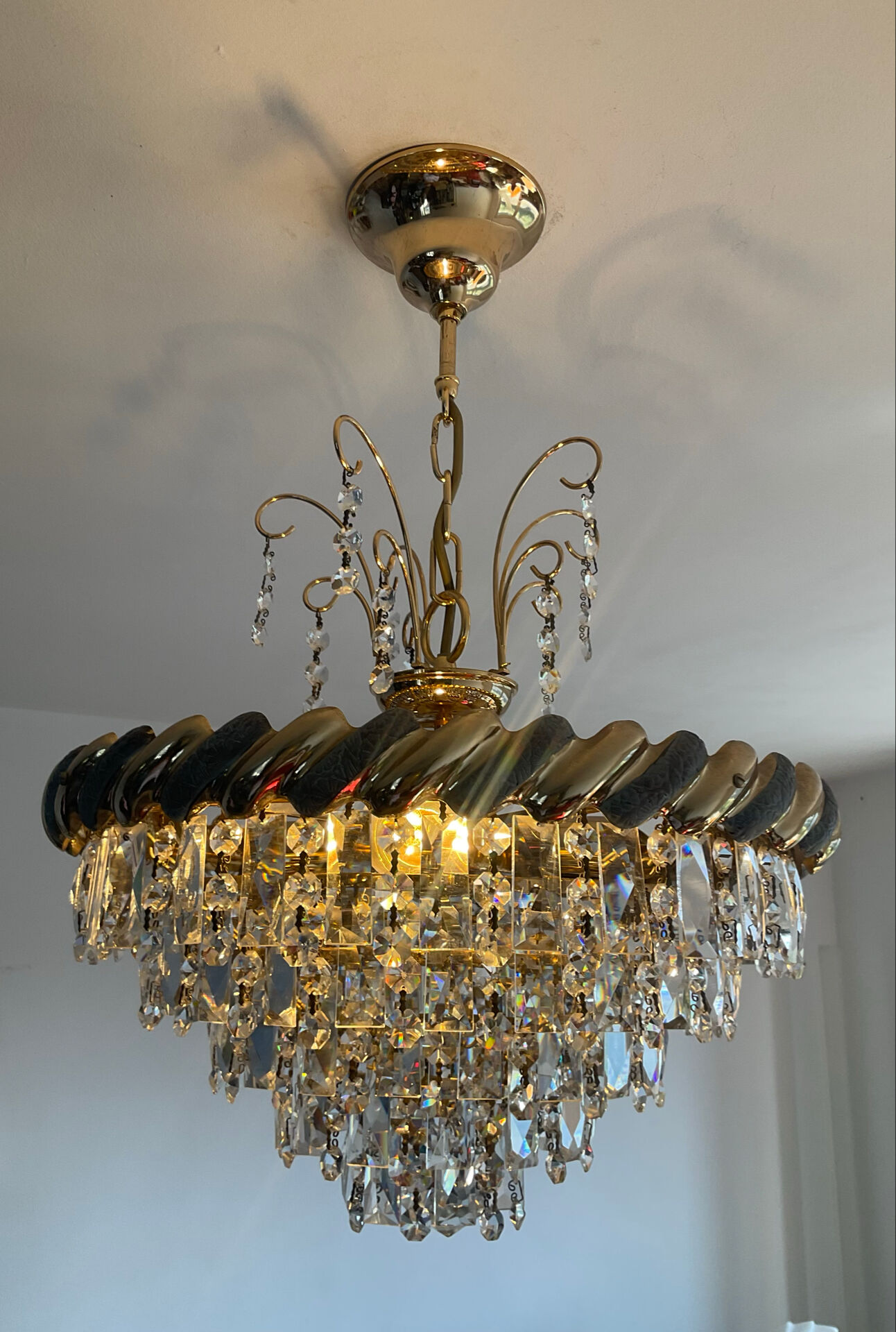 Lustre cascade de pampilles cristal et laiton