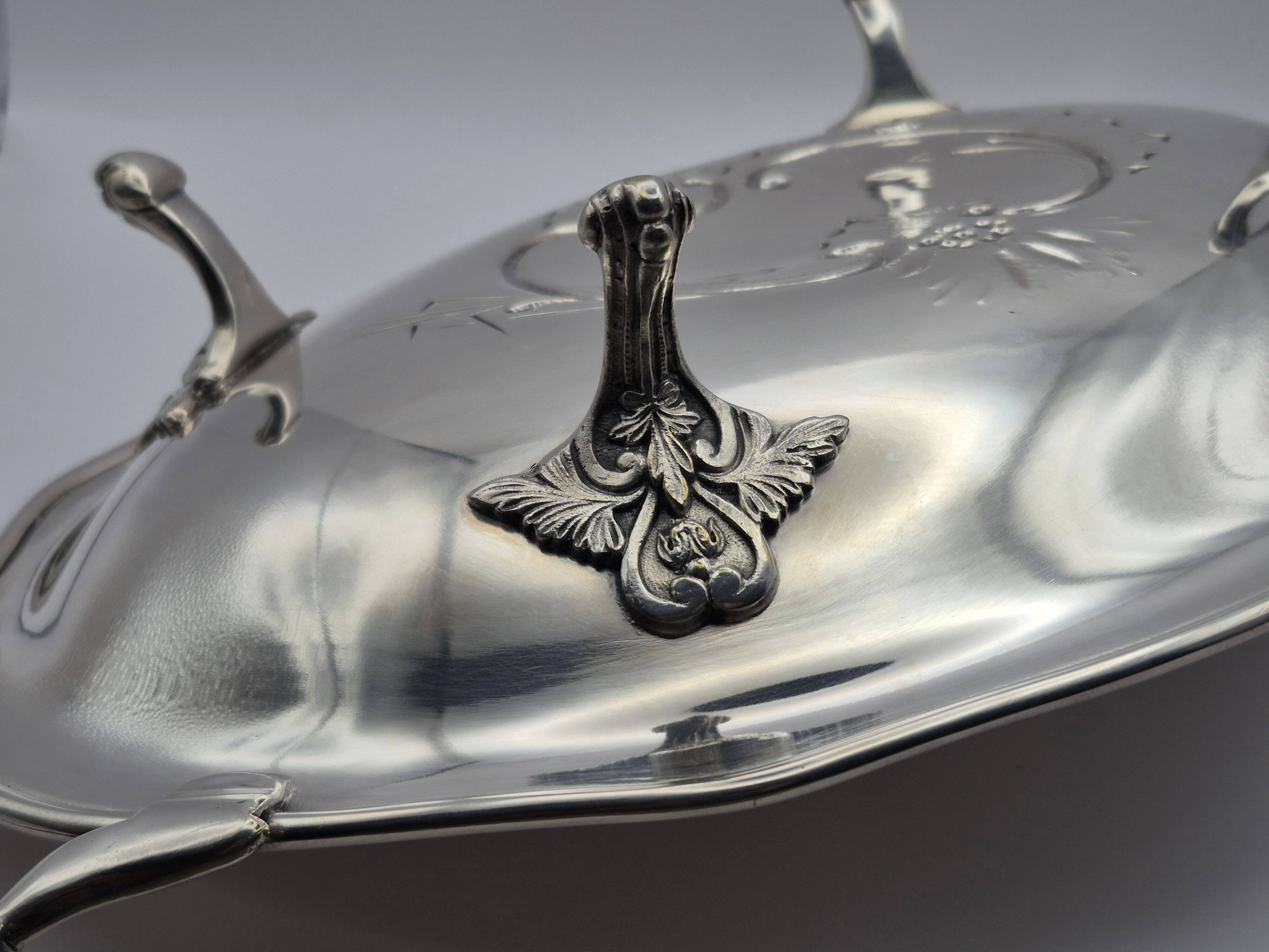 Large silver-plated metal basket Roux-Marquiand – Superb rococo decoration –