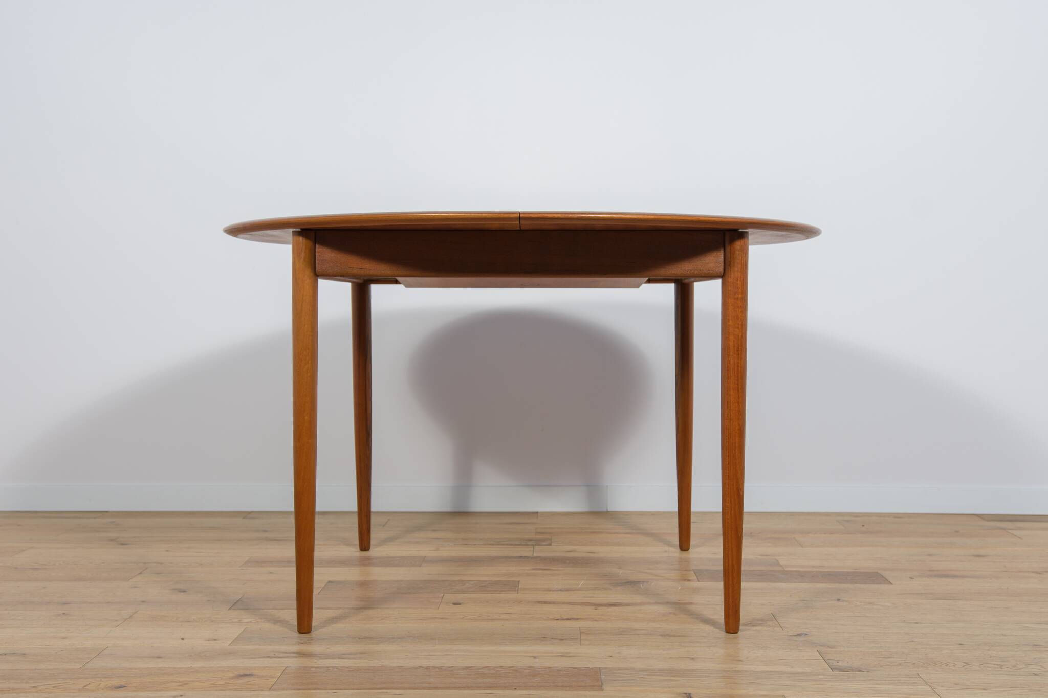 Table à manger ronde danoise vintage en teck, 1970s