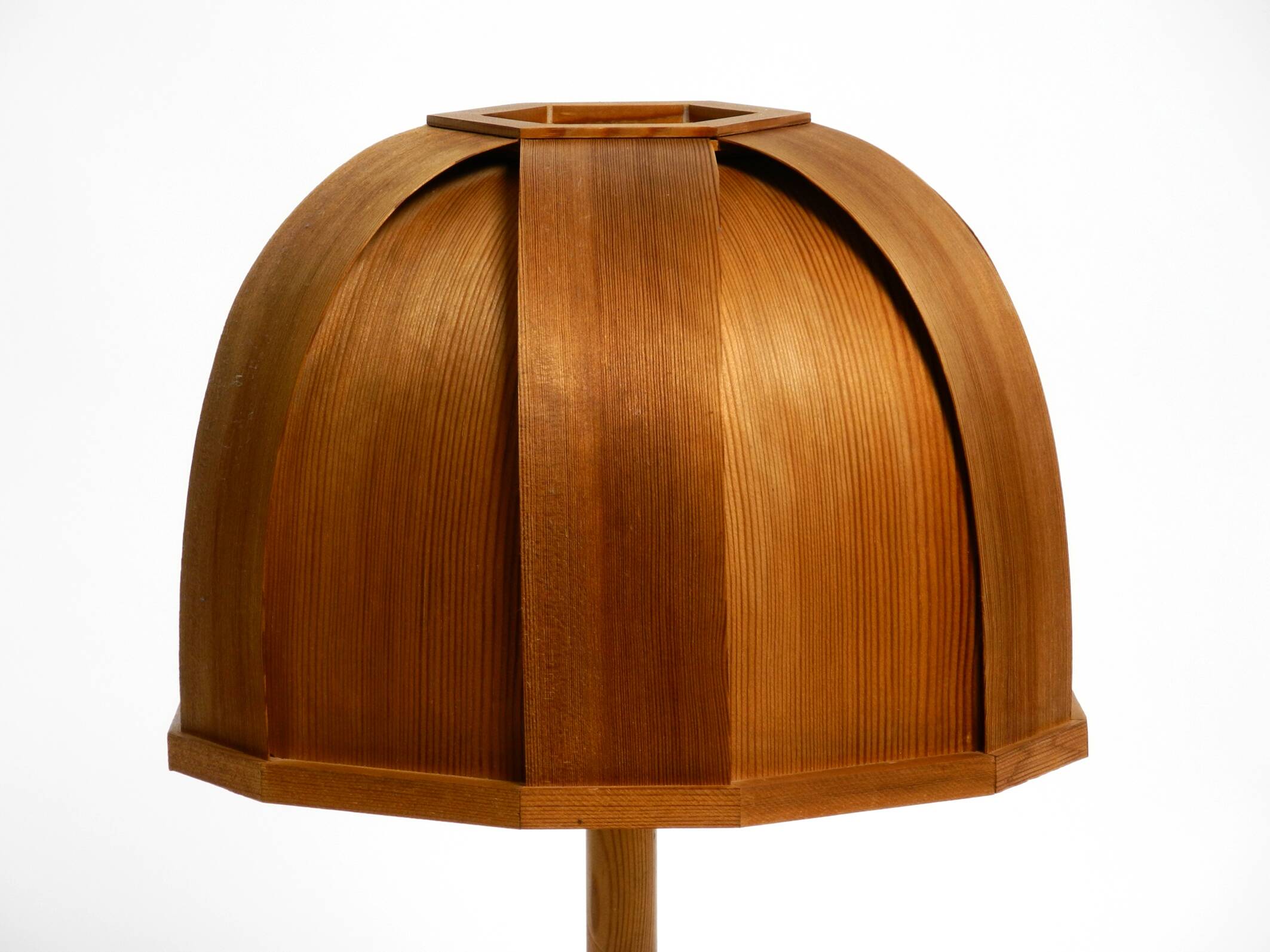 1970s Swedish pine bent veneer table lamp by GB Solbackens Svarveri