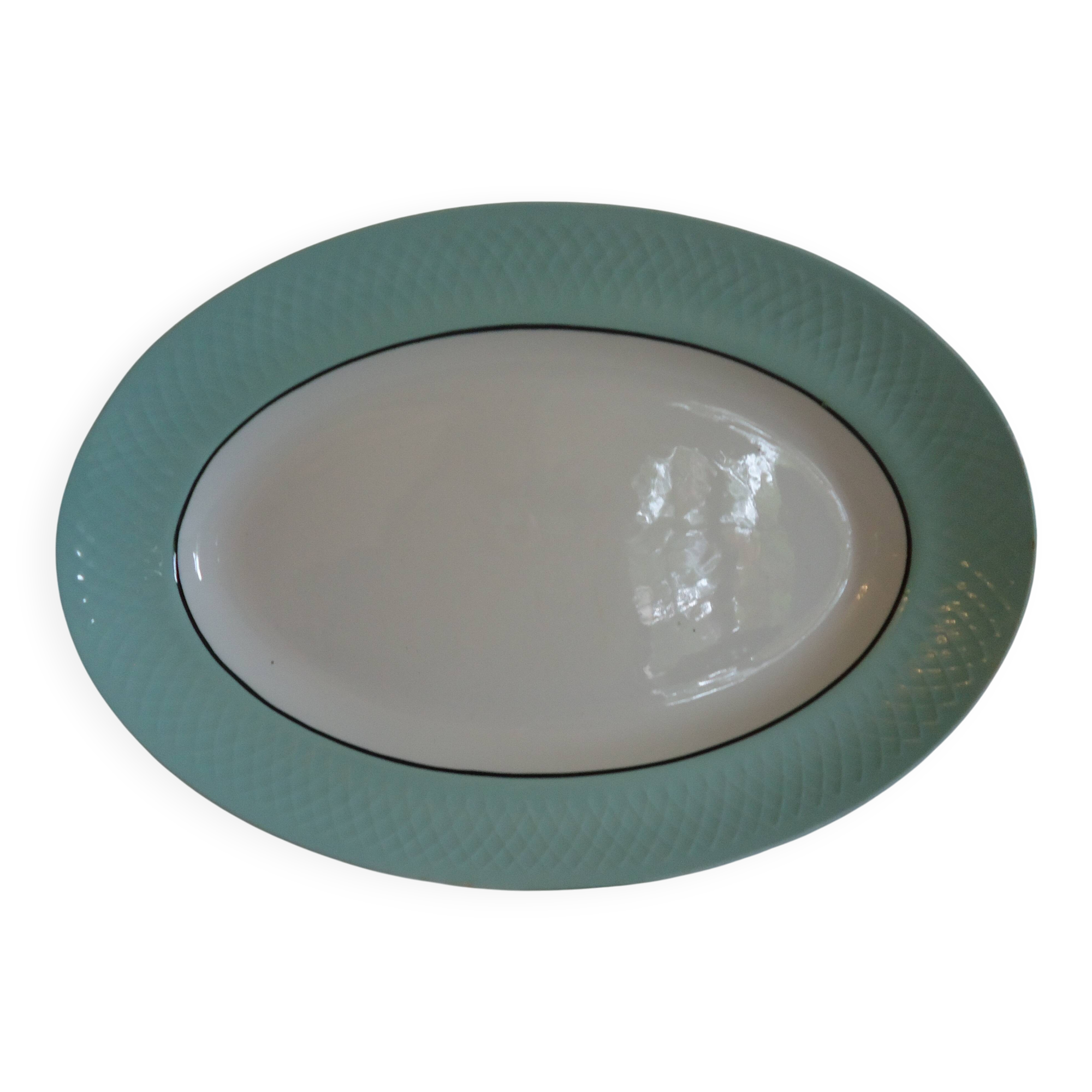 Moulin des loups oval serving dish, white with celadon-colored edges