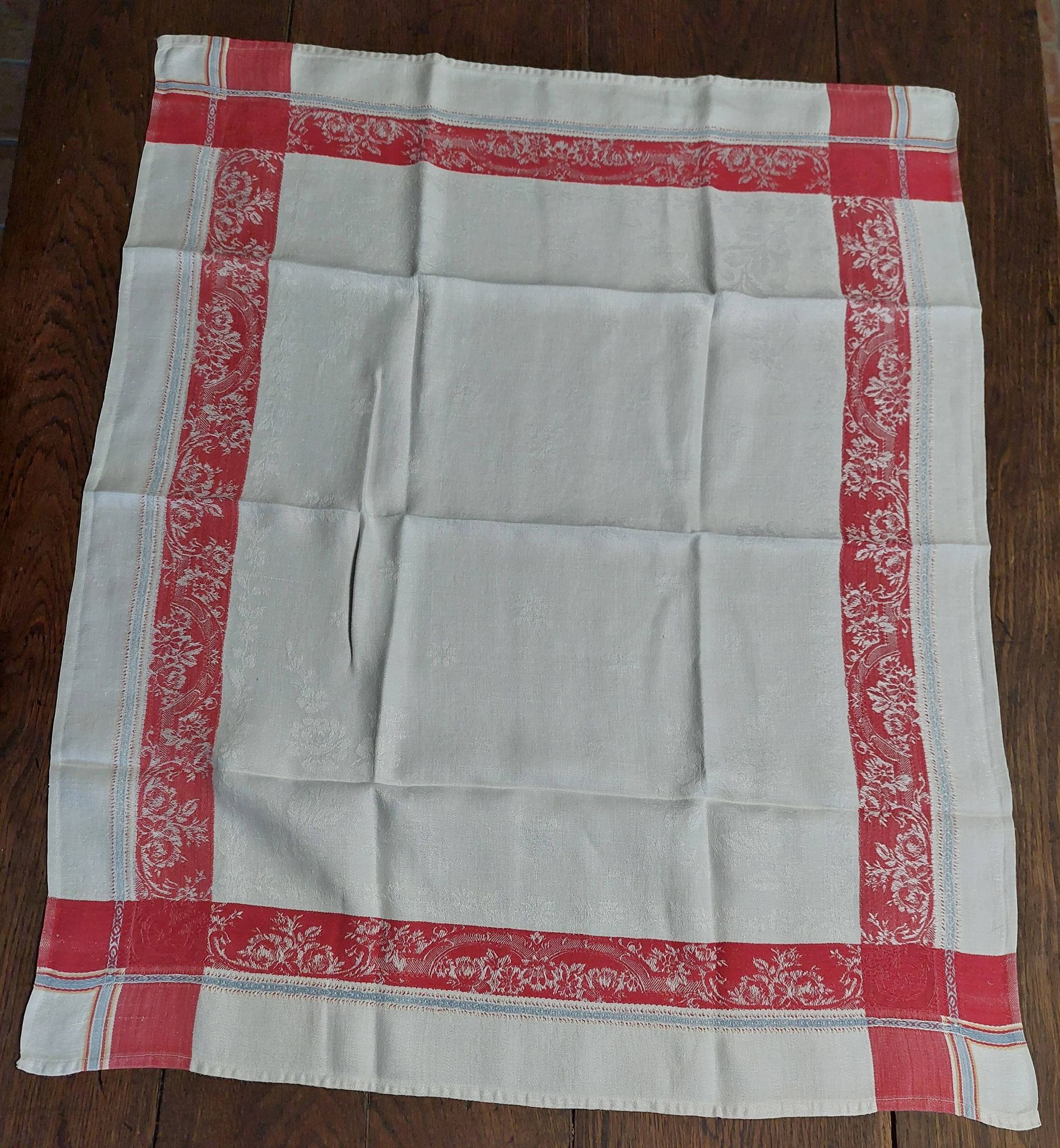 Antique red and white damask thread tablecloth ten napkins 150 X 190 cm
