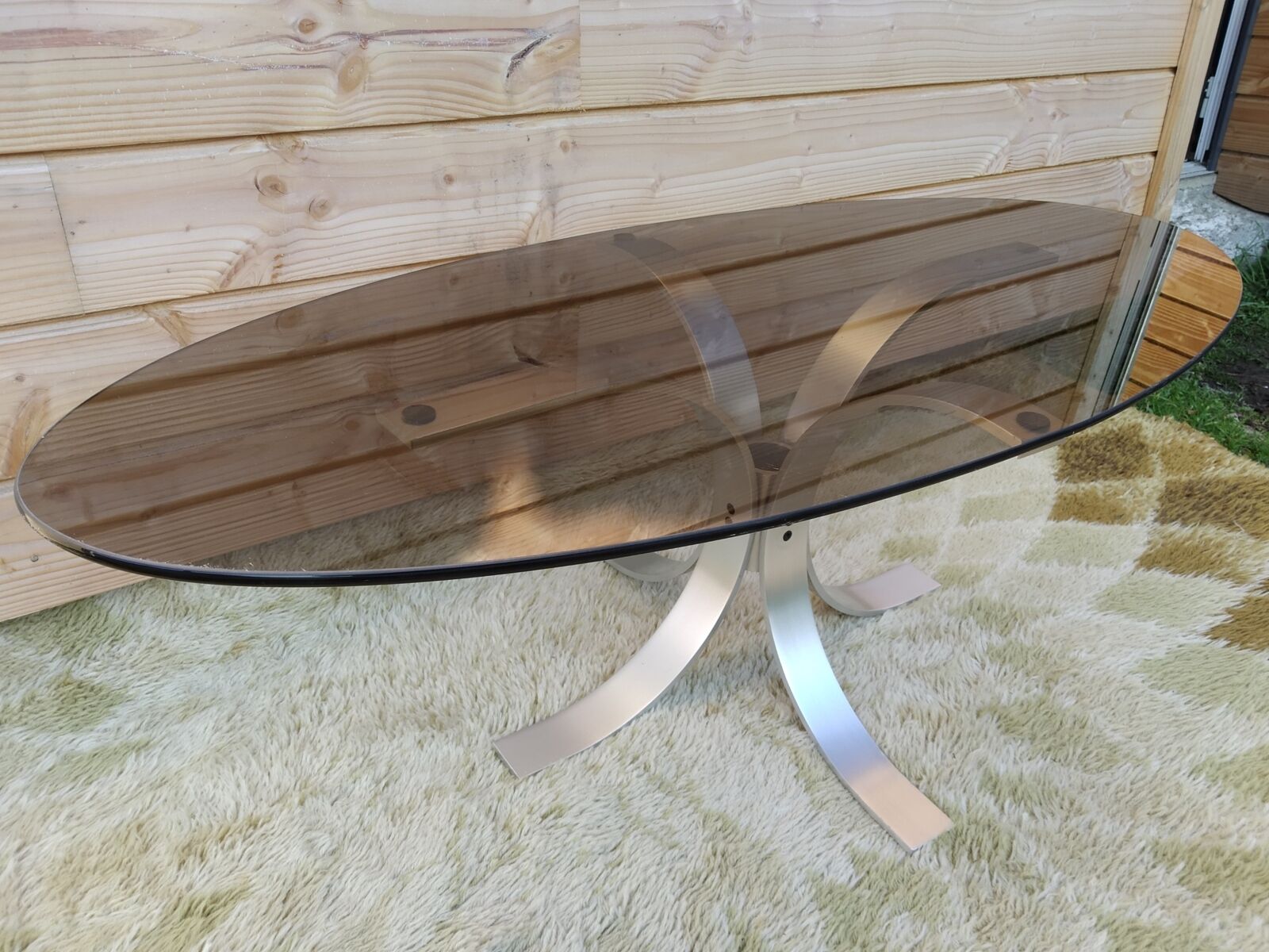 Table basse verre fumé pied aluminium brossé