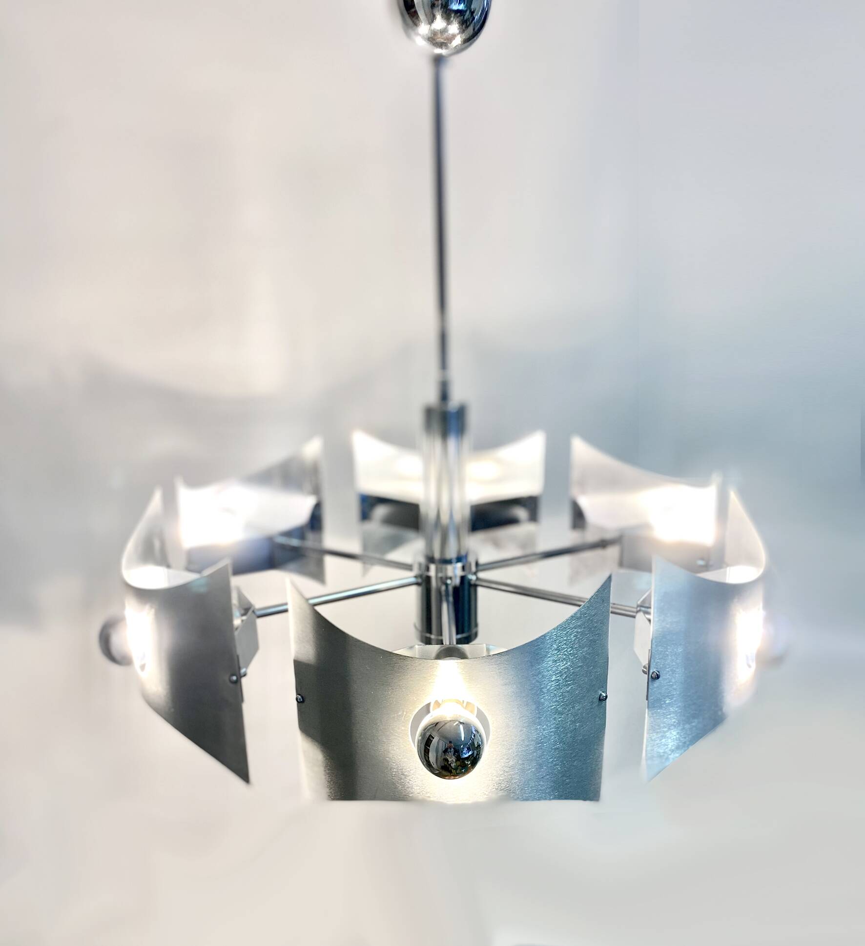 Large Space-Age chandelier from the 60s/70s.