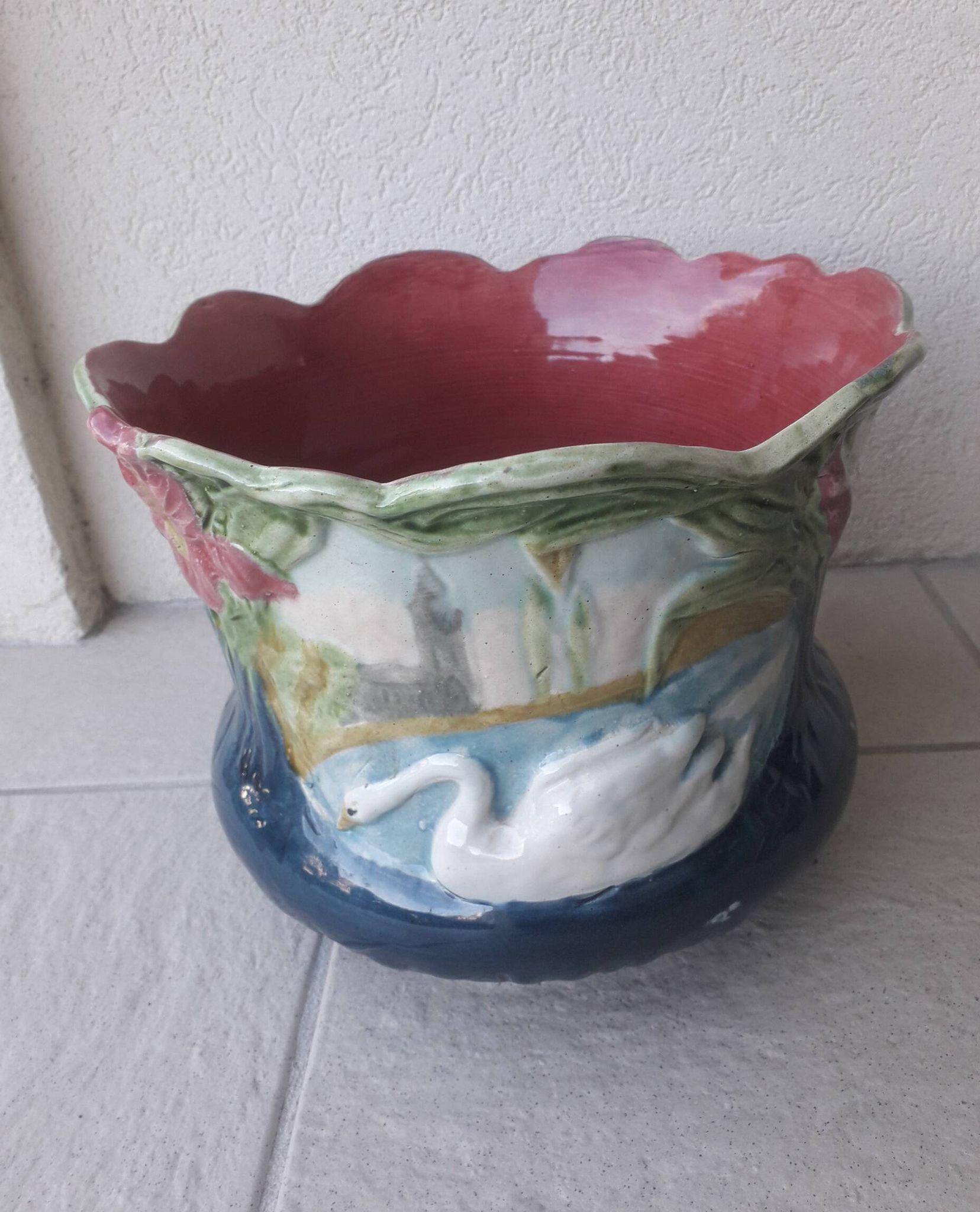 Earthenware cache-pot