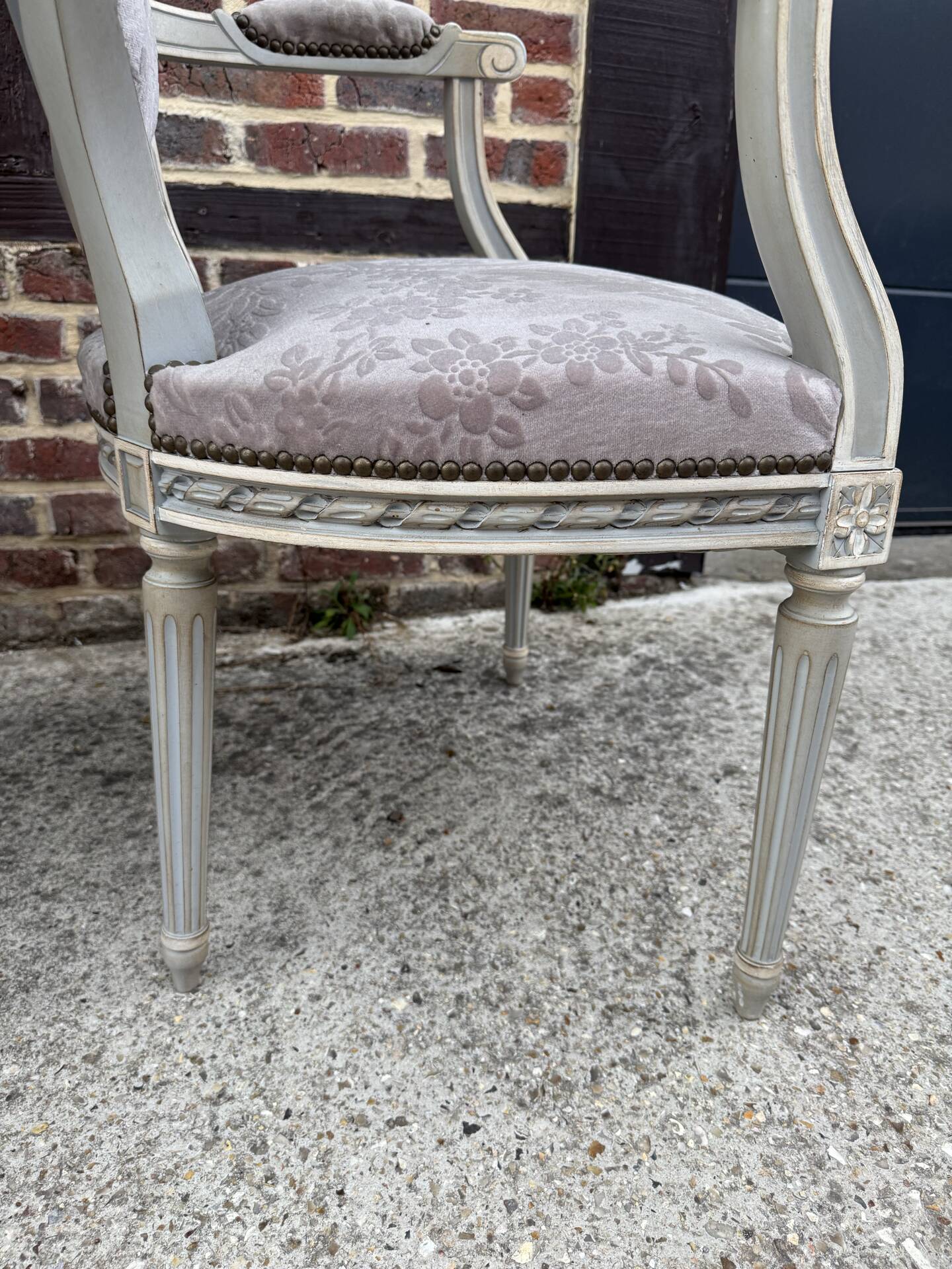 Pair of cabriole medallion armchairs in Louis XVI style