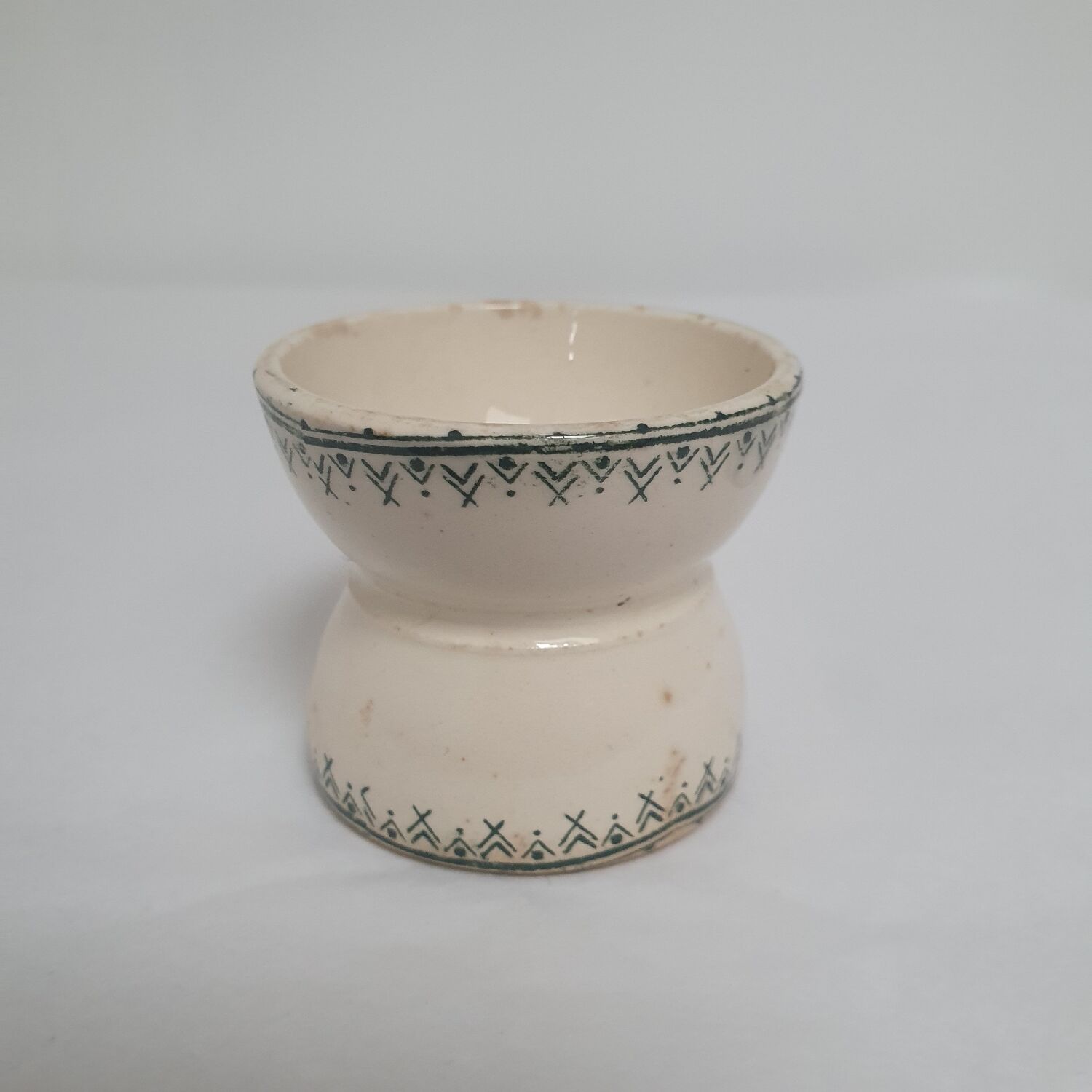 Devil's egg cup, iron earth