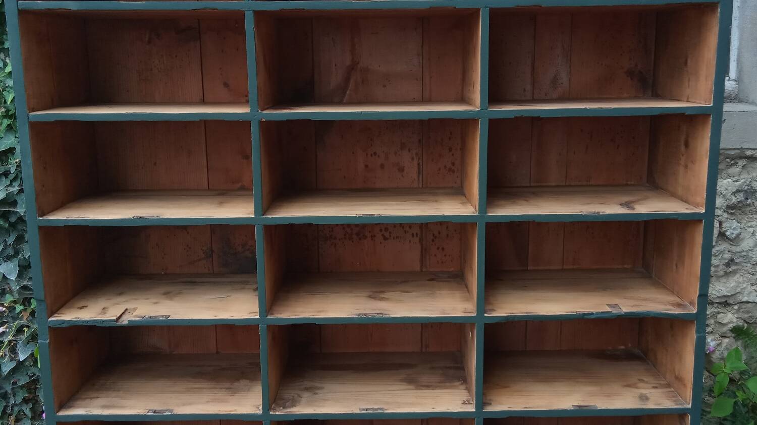 Meuble de metier à cases