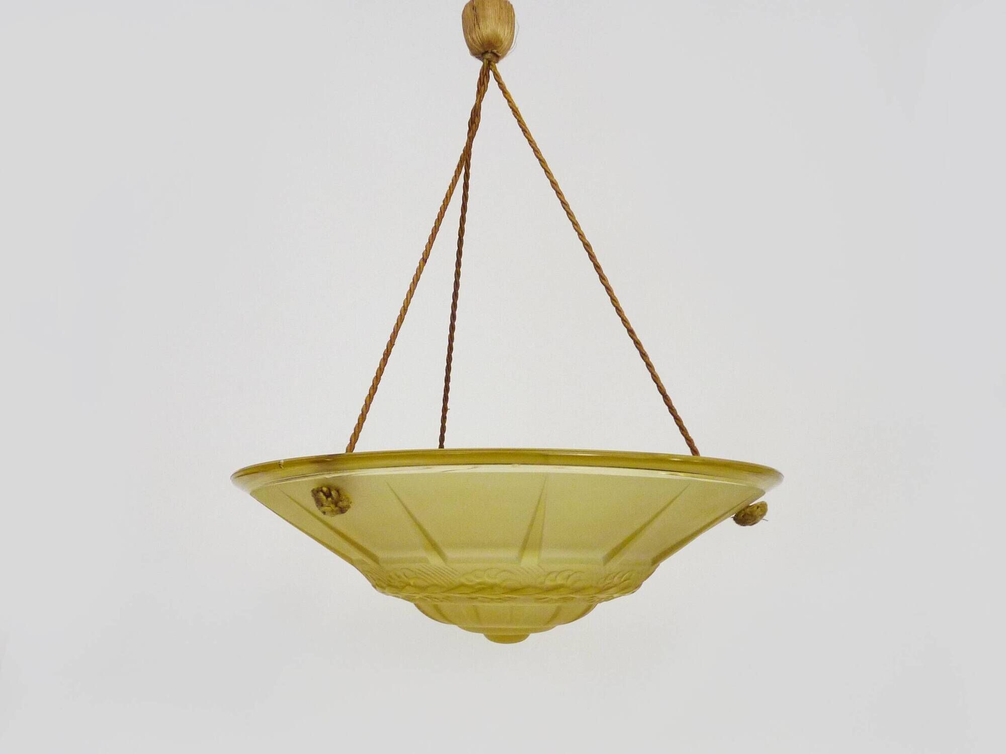 Old chandelier, Art Deco 1 light basin pendant light, in yellow glass paste. 1930s