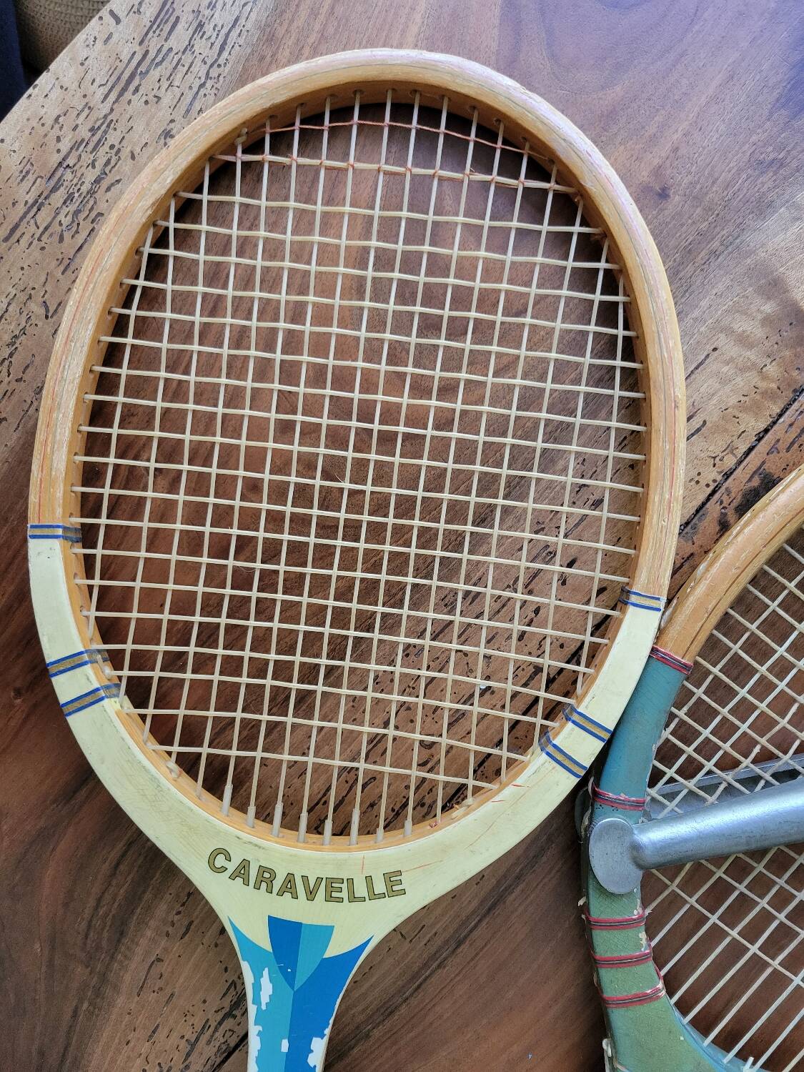 Paire d anciennes raquettes de tennis vers 1930