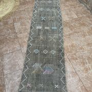 Moroccan silk hallway rug with cactus pattern: handwoven