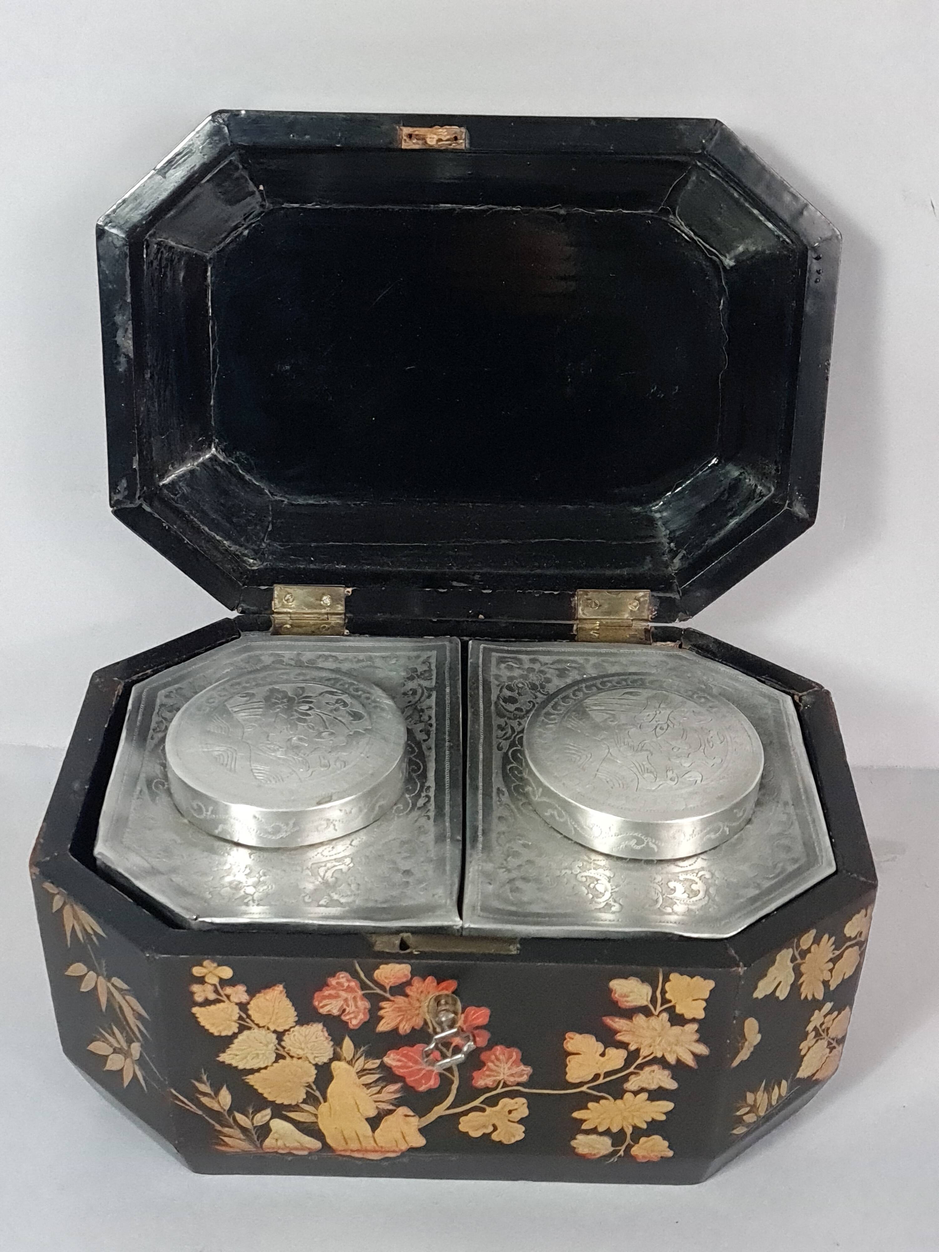 Ancient Japanese large lacquered wooden tea box with 2 tin compartments C99