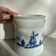 Opaline tobacco jar in Dutch milk glass / Cigar cabinet, Willem II Cigar Factories Valkenswaard Holland