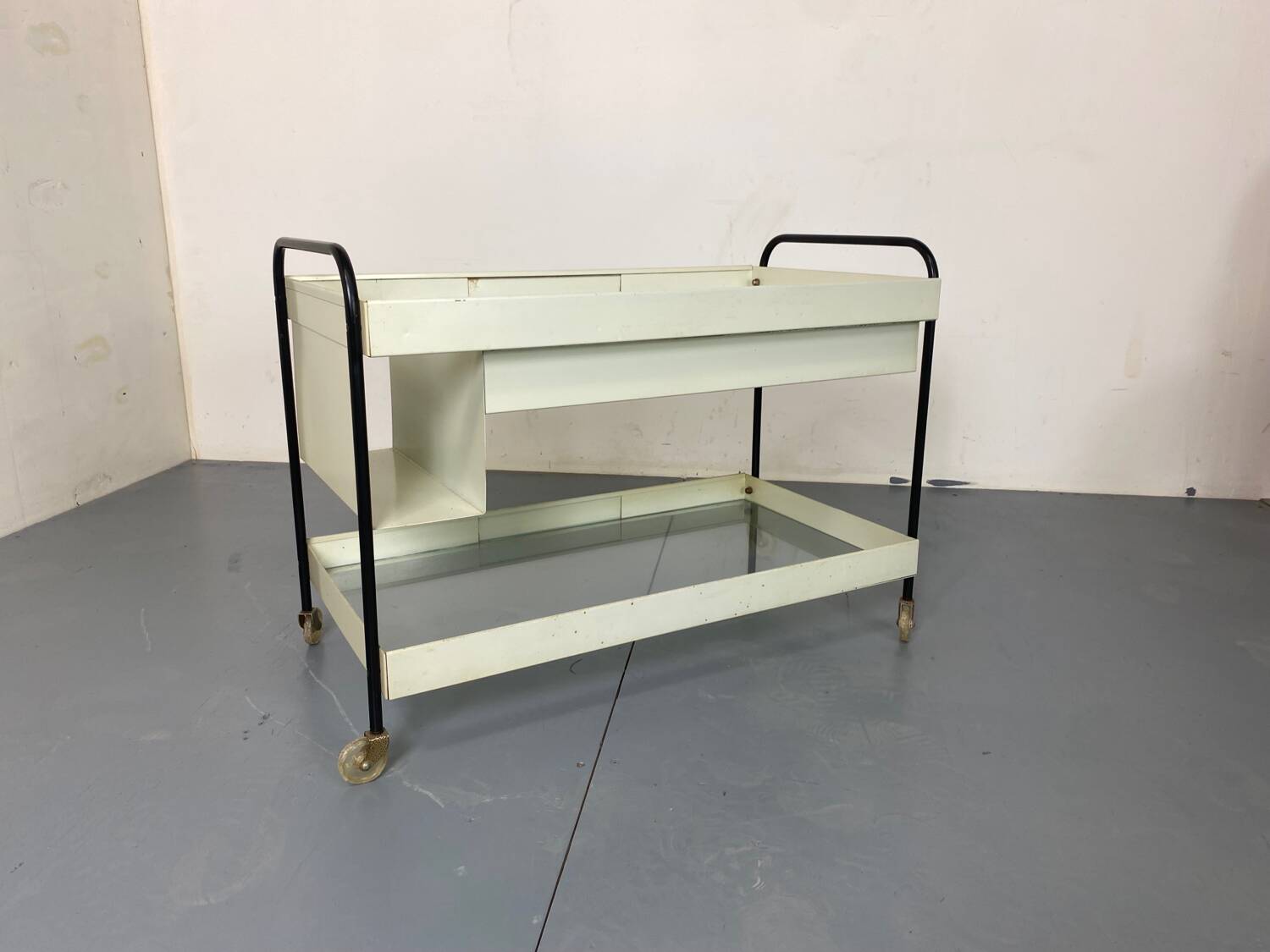Mid-Century Modernist Pilastro Side Table Serving Trolley by Coen De Vries for Pilastro, 1950s