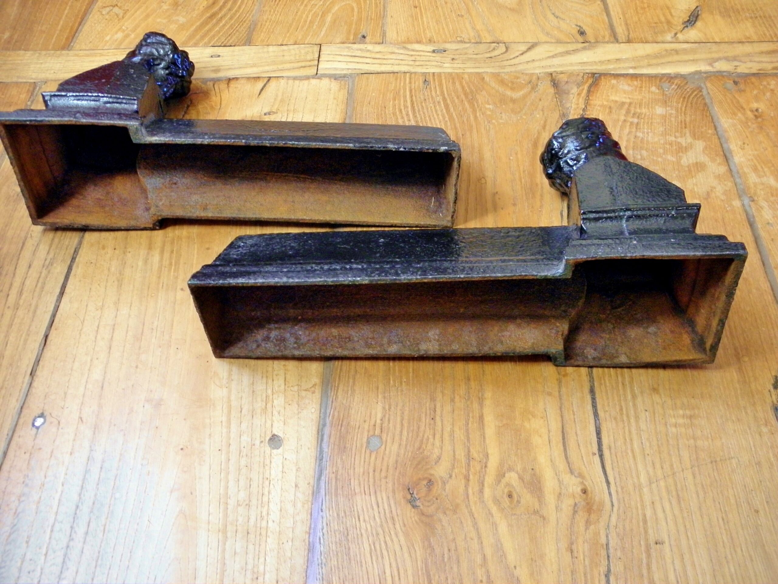 Cast iron chenets "Republic"