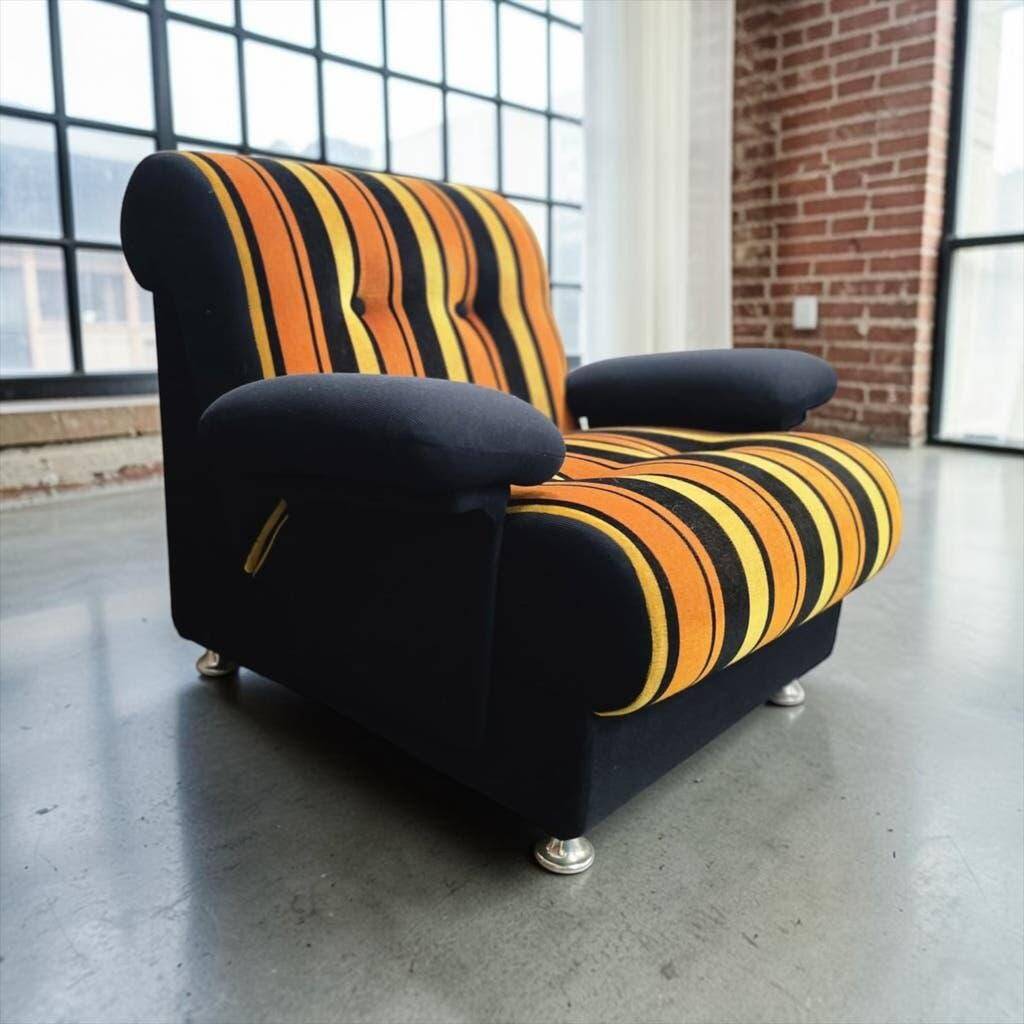 Vintage space age armchair / single armchair with armrests