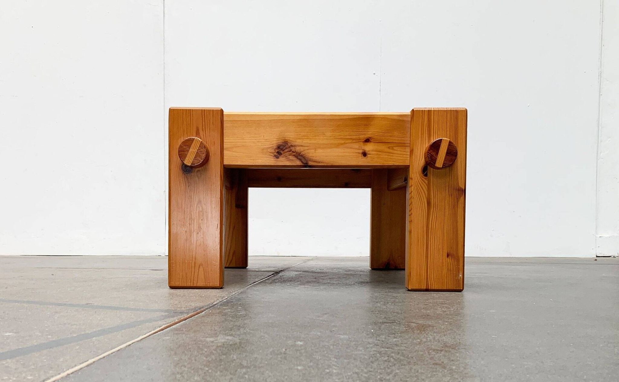 Vintage Scandinavian brutalist coffee table in Swedish pine by Yngve Ekström for Swedese, 1970s.