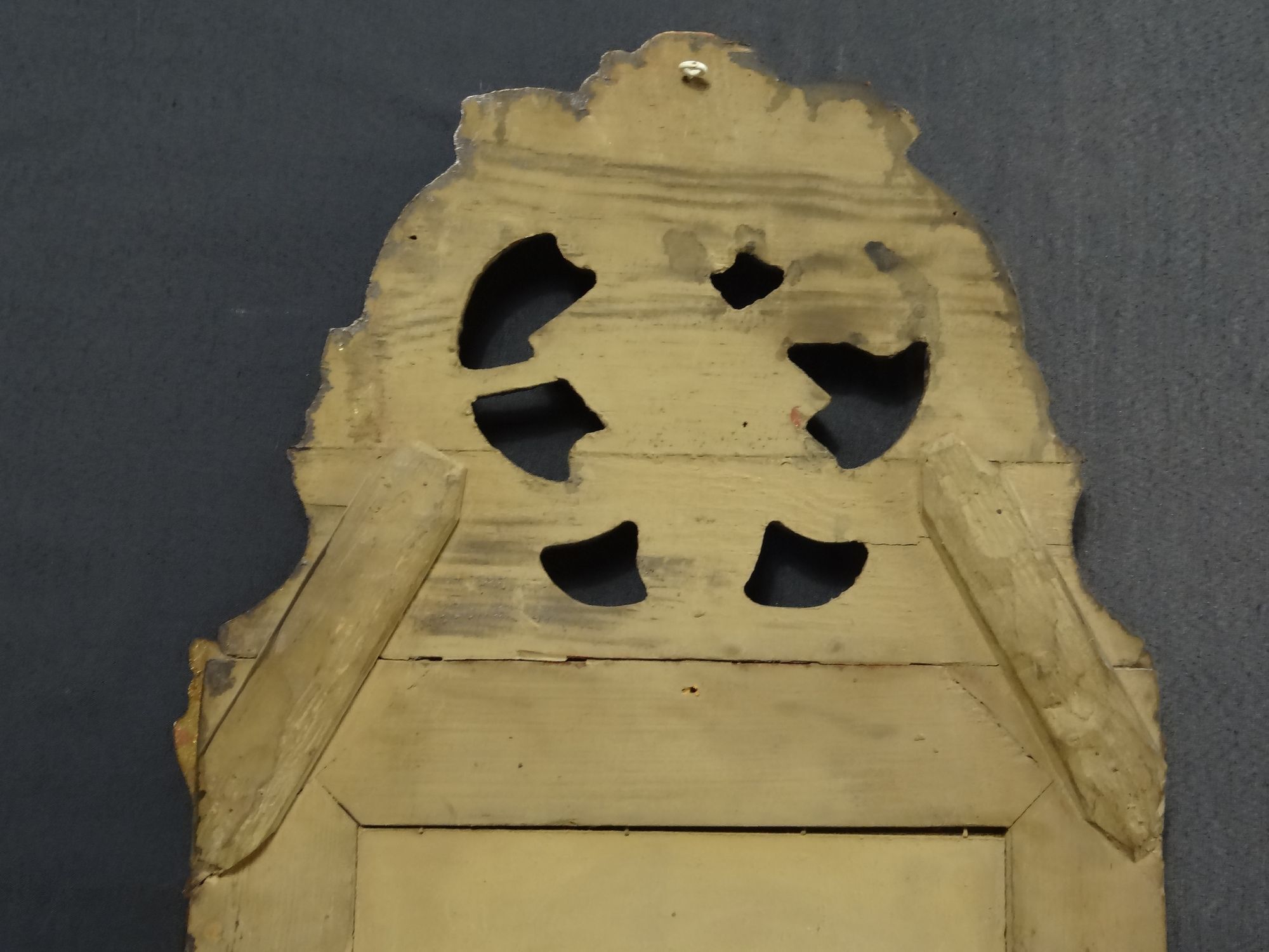 Regency mirror with parcloses in gilded carved wood 39 x 65 cm