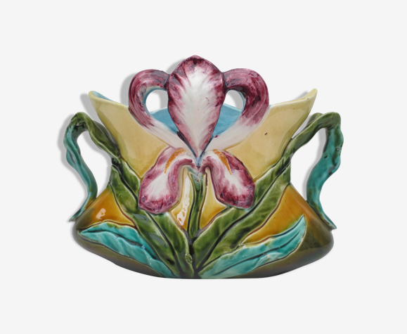 Ancienne jardinière Art nouveau en barbotine colorée décor iris | Selency