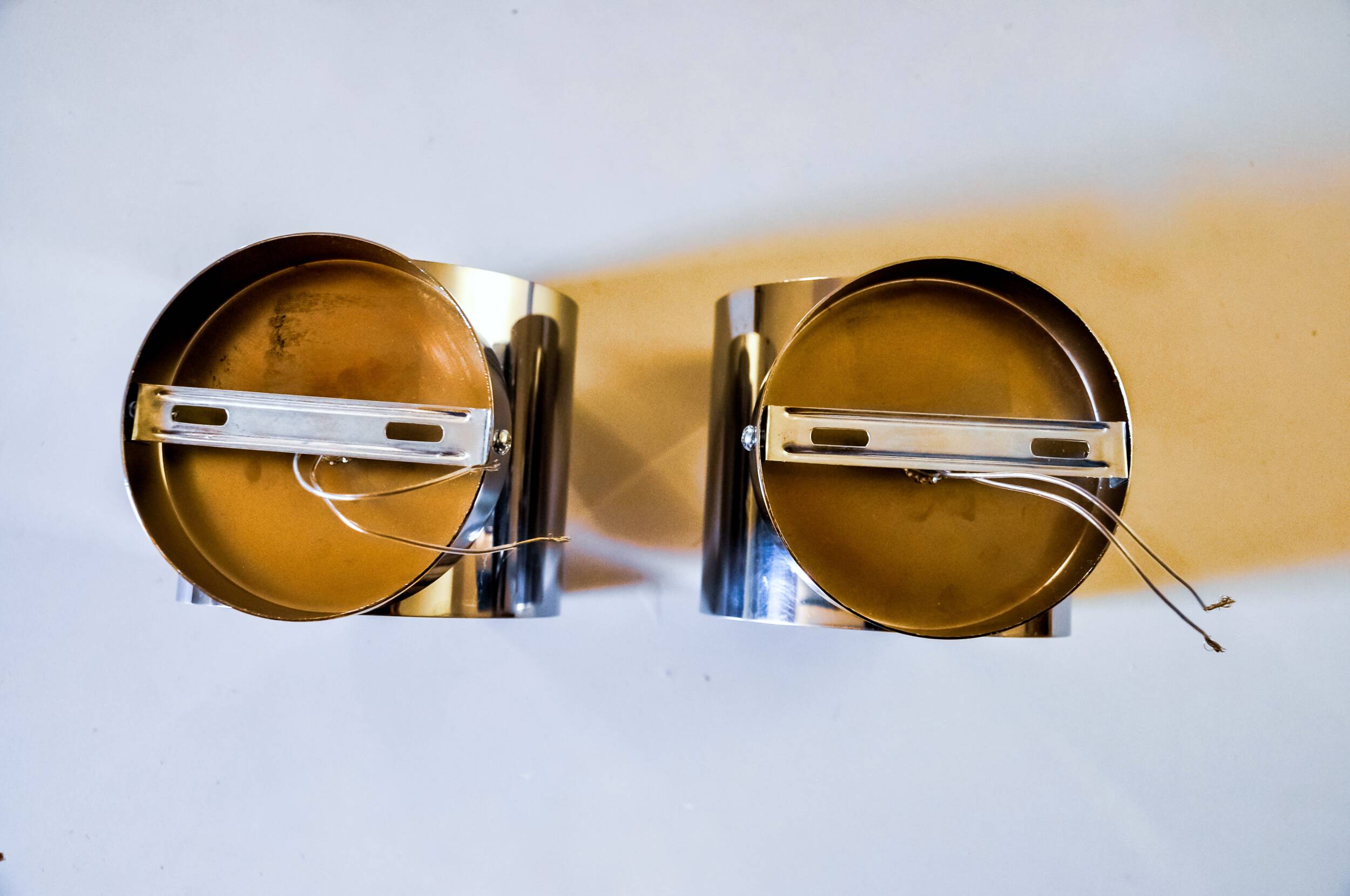 Pair of tubular space age wall lights, chromed metal, Italy, 1970
