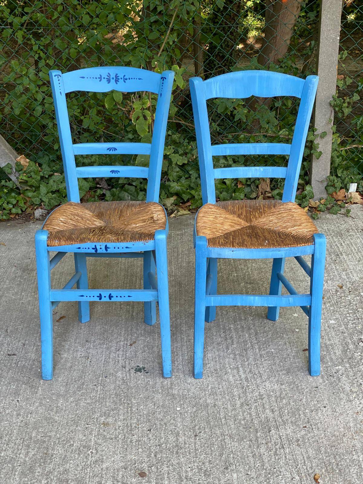 2 solid wood chairs in blue straw