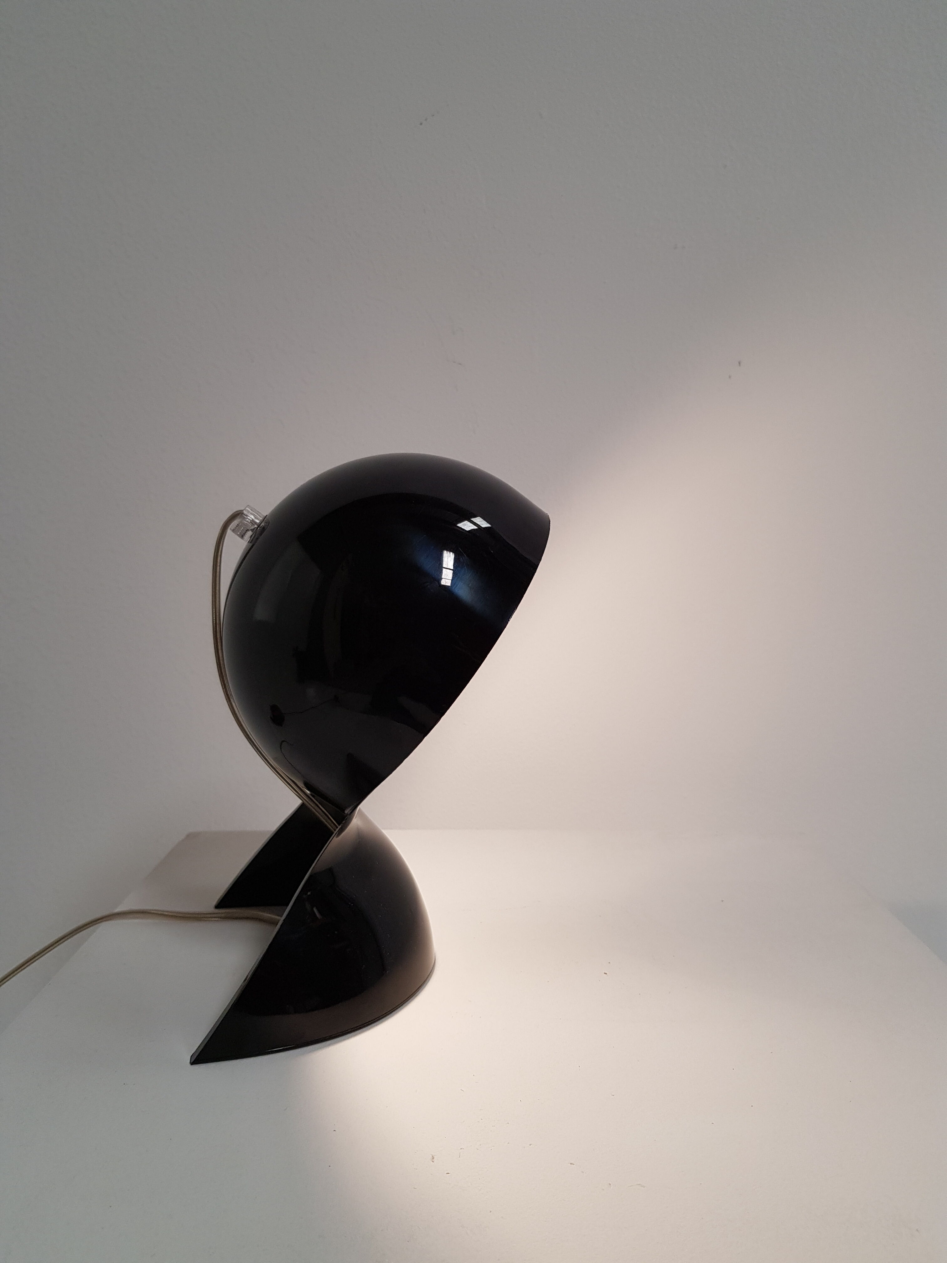 Dalu lamp by Vico Magistretti for Artemide
