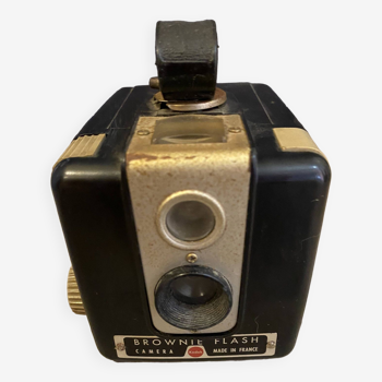 Ancien appareil photo brownie flash kodak camera années 60 boitier bakélite noir