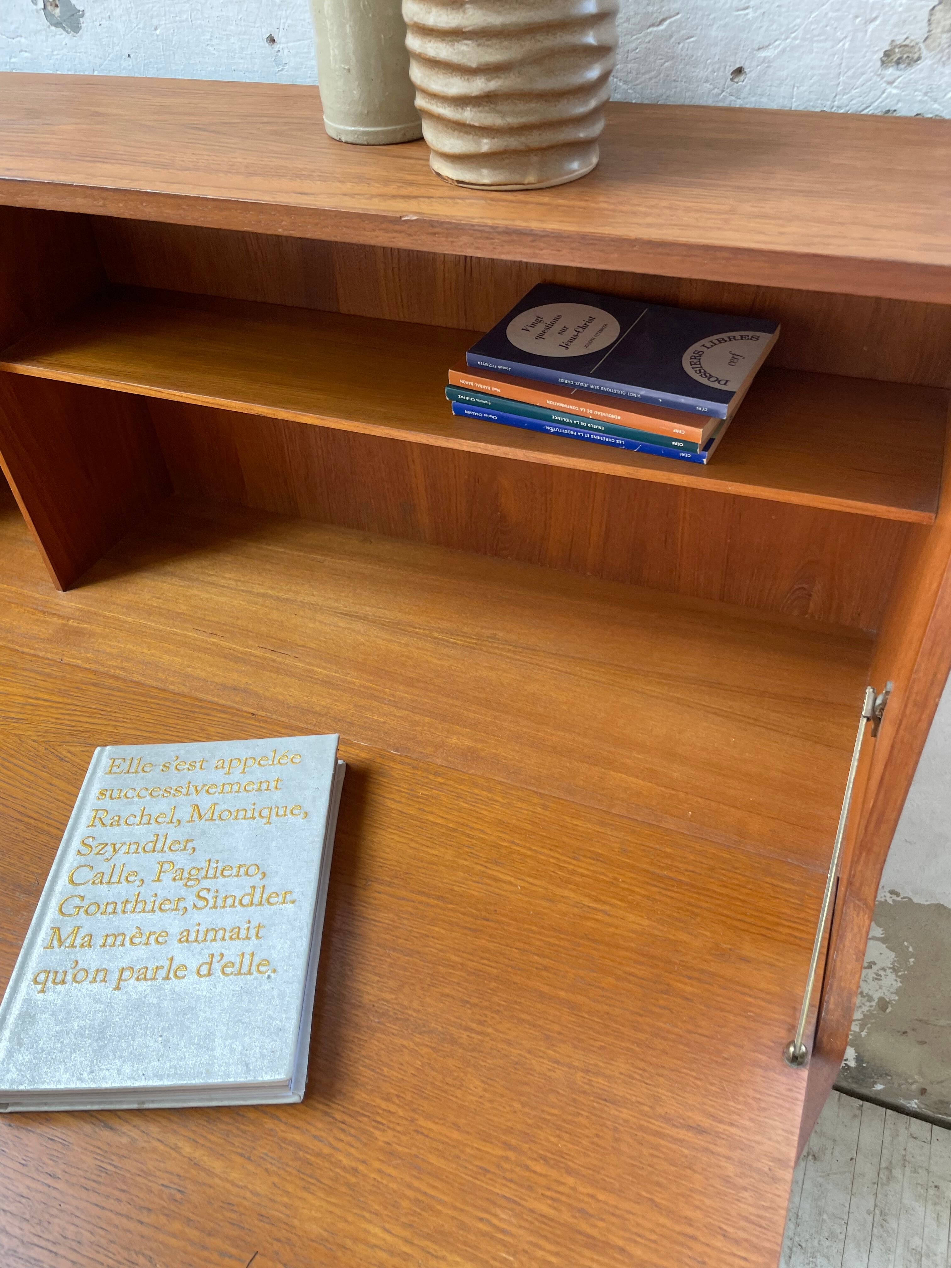 Secretary Samcom teck 1960