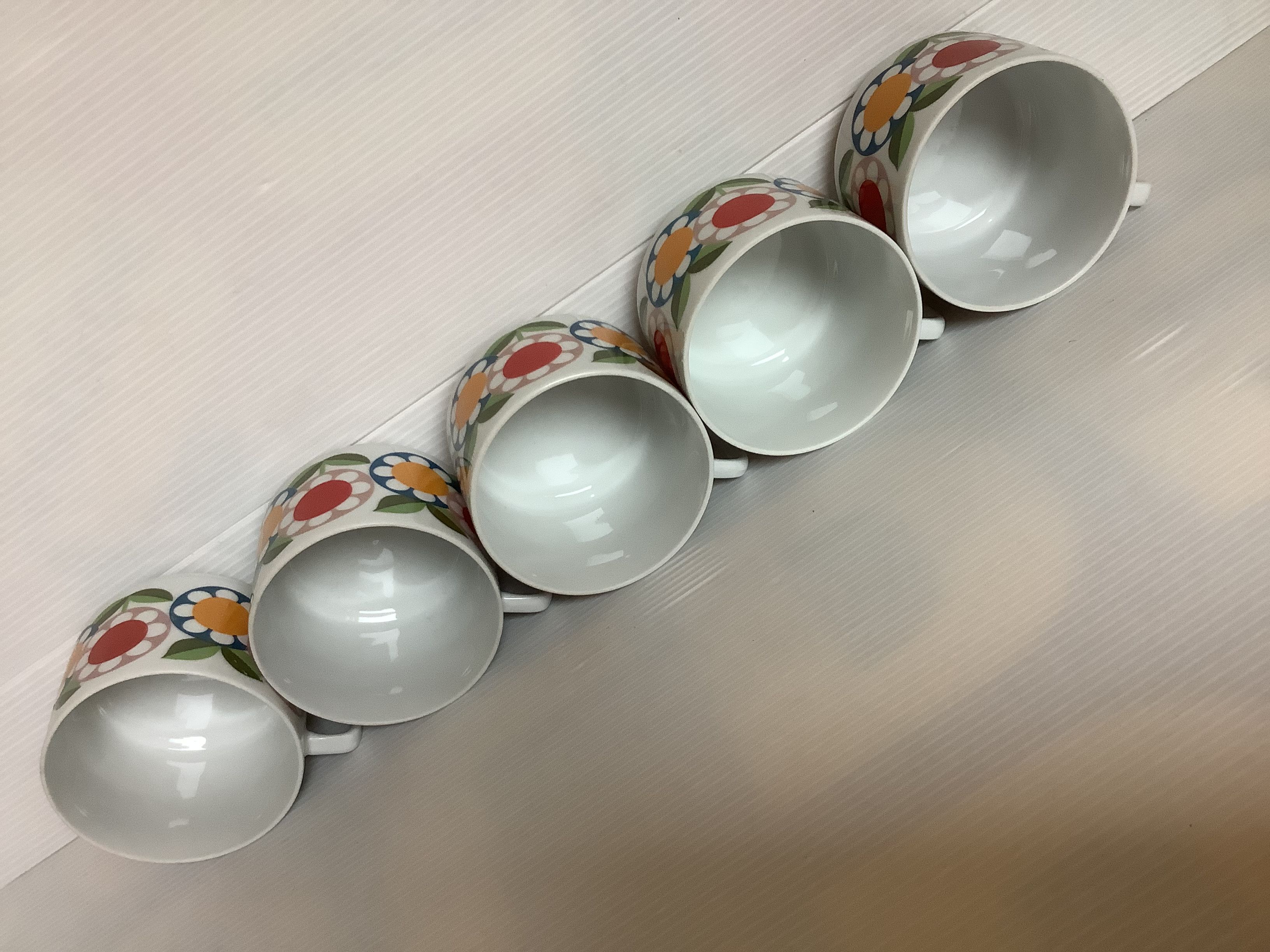 Five large bavaria flower cups with five sub-cups