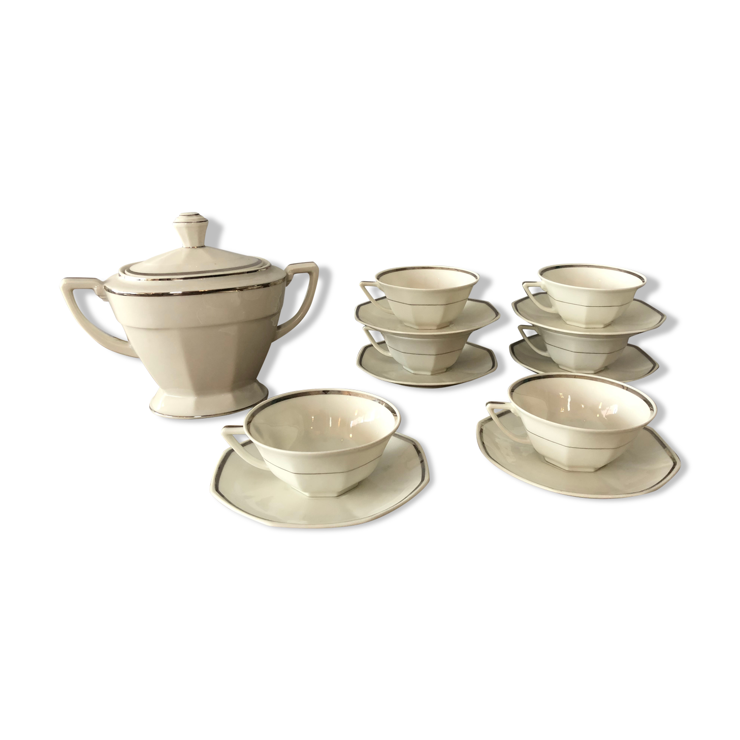 Set of 6 porcelain cups with matching sugar