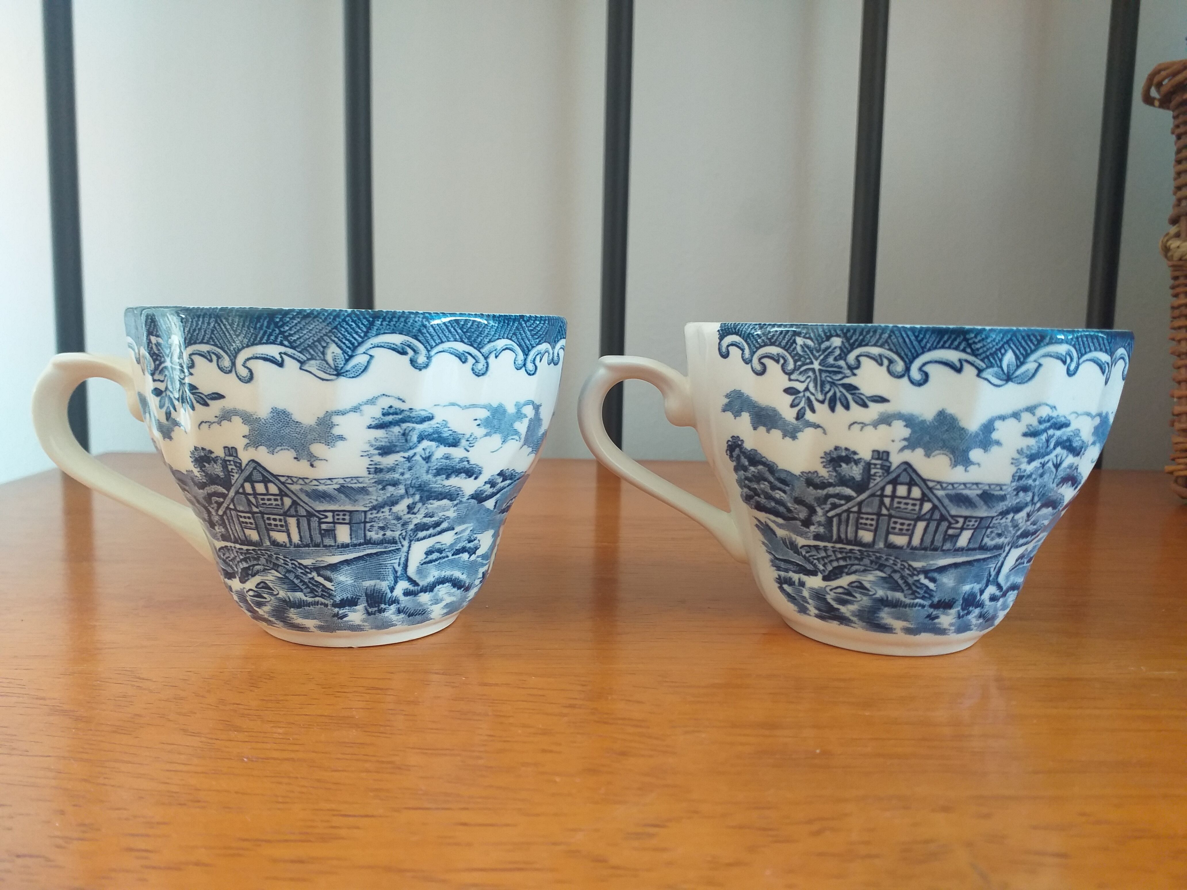 Set of 2 cups coffee/tea