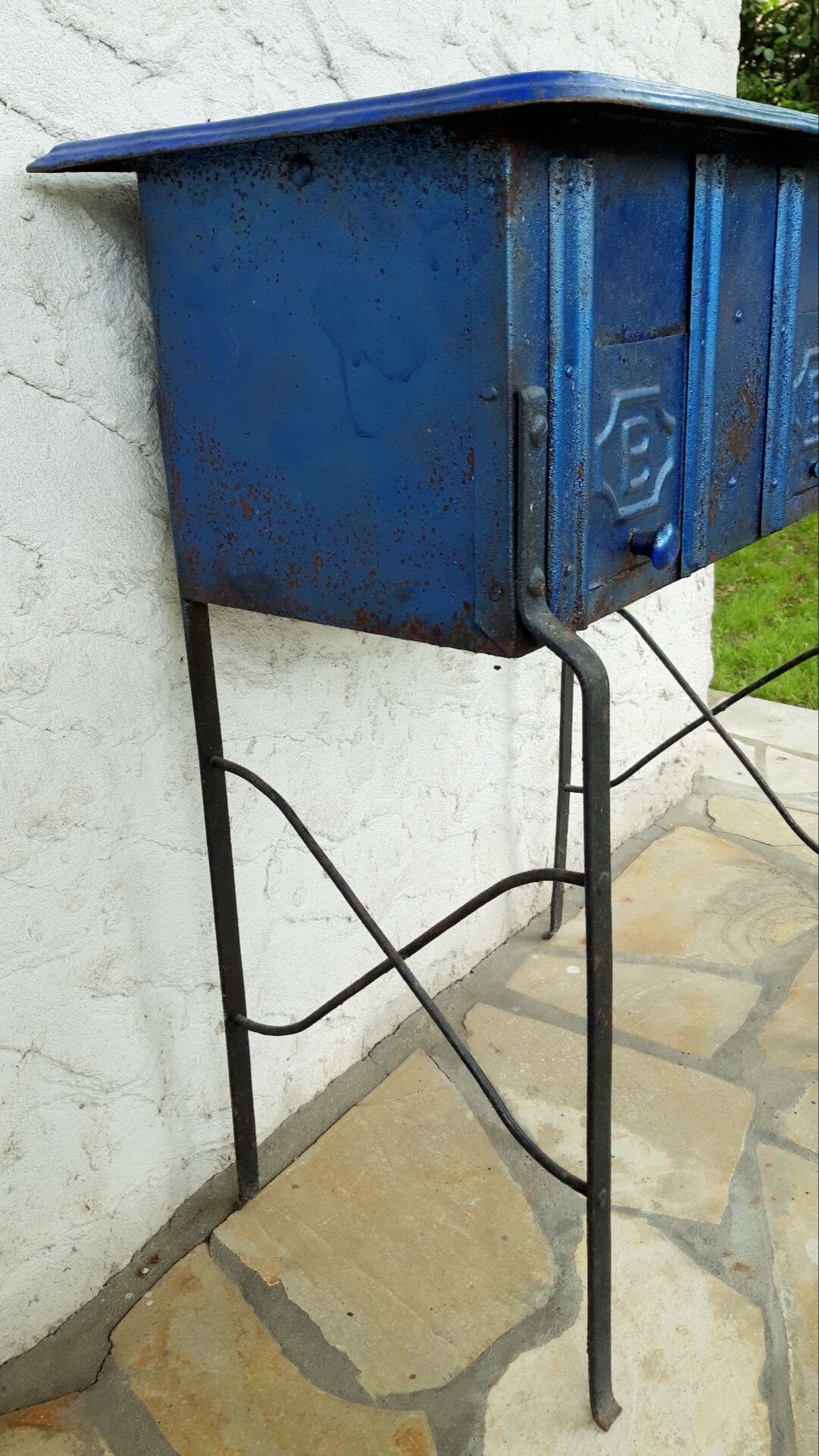 Old console stove