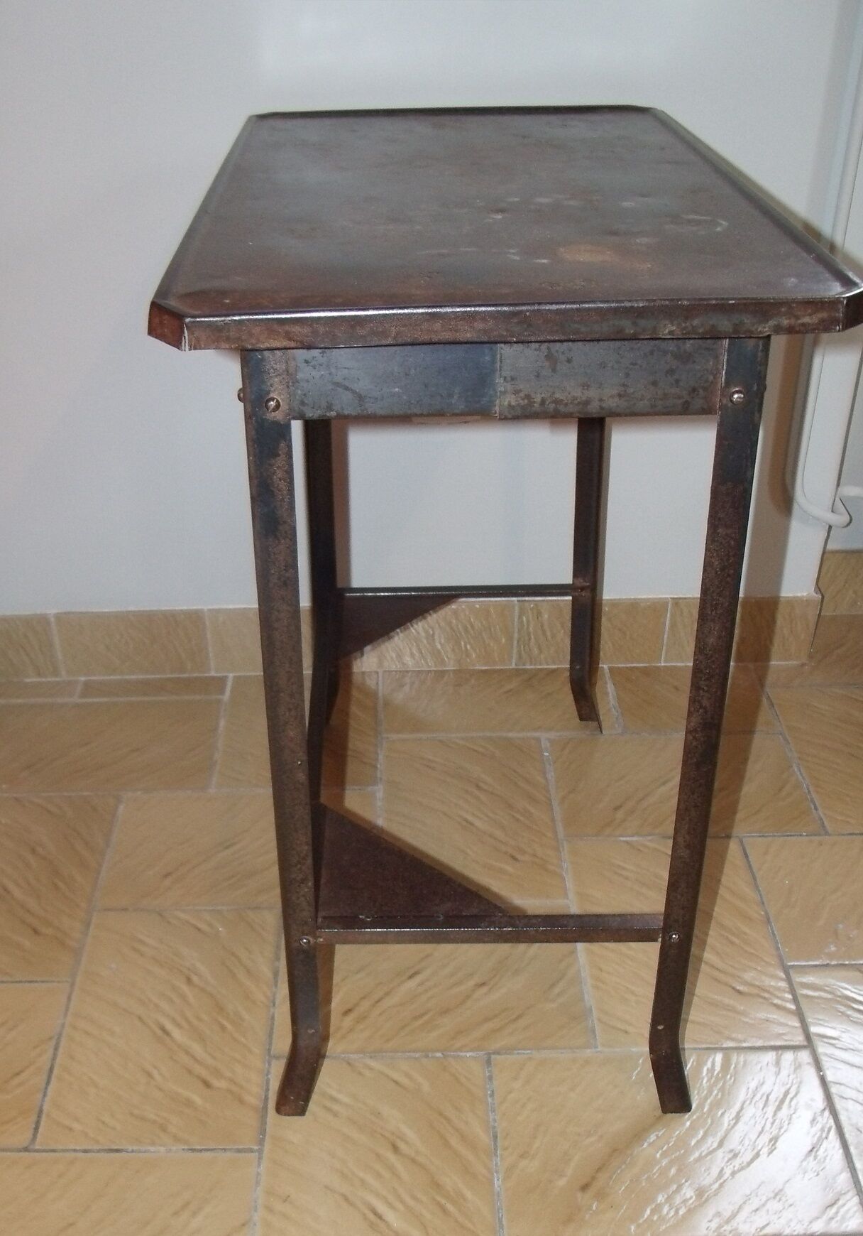 Watchmaker jeweler Tablet iron metal bench