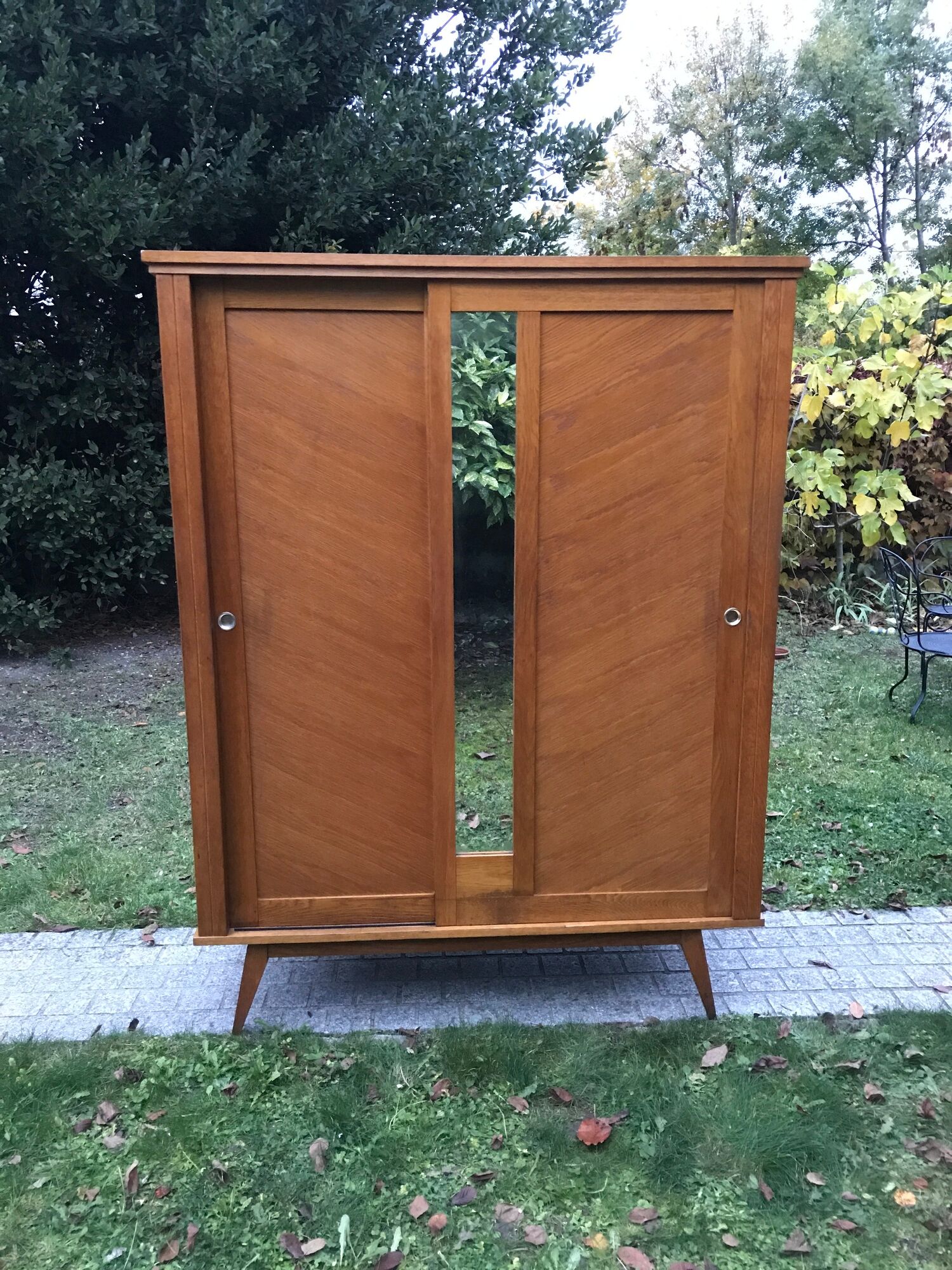 Feet compass vintage 1950 wardrobe sliding doors