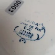 Soupière ancienne en terre de fer Salins – Modèle Saïda – Décor bleu