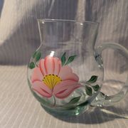 Pichet décoratif avec motif floral