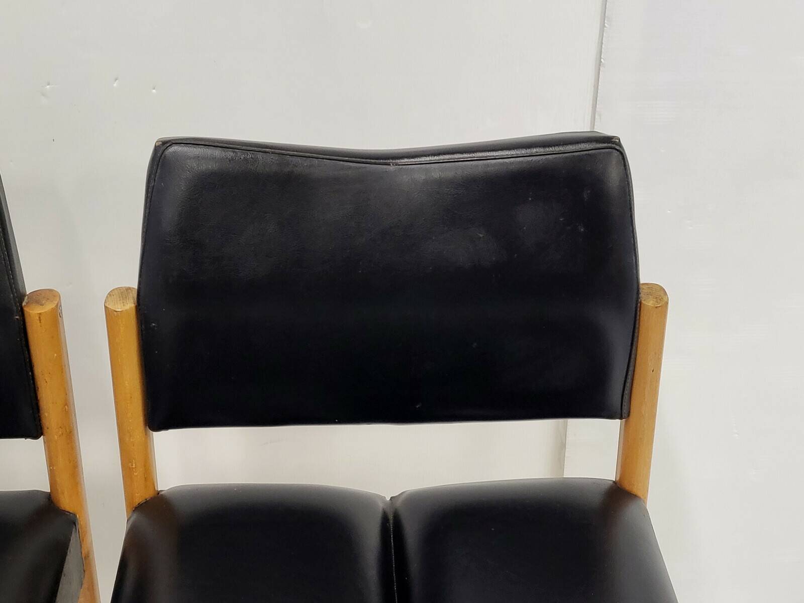 Pierre guariche: vintage 1970 chairs in black skai & beech 70s 19