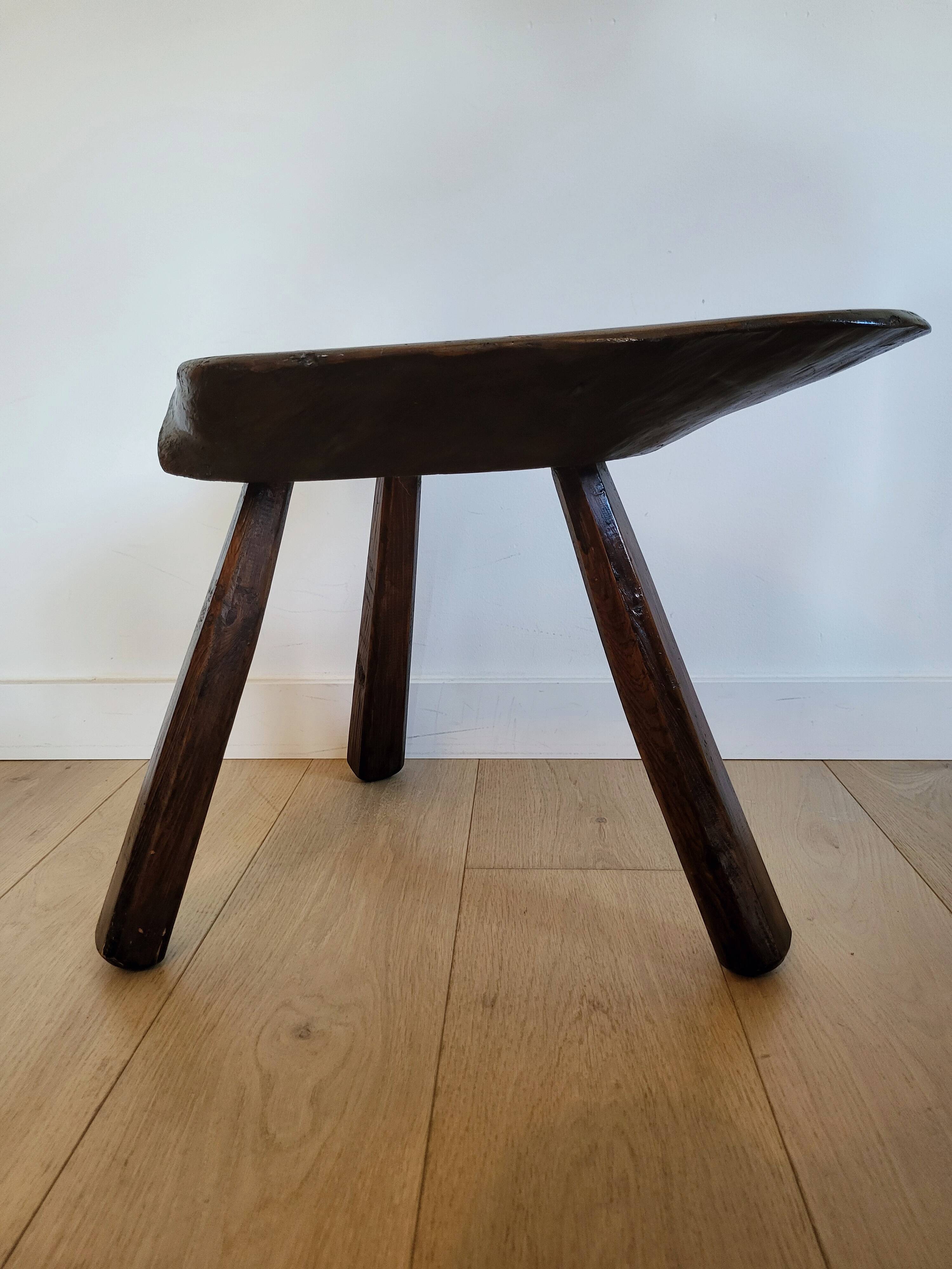 Table d'appoint ou banc en bois massif brut, style brutaliste, 1960