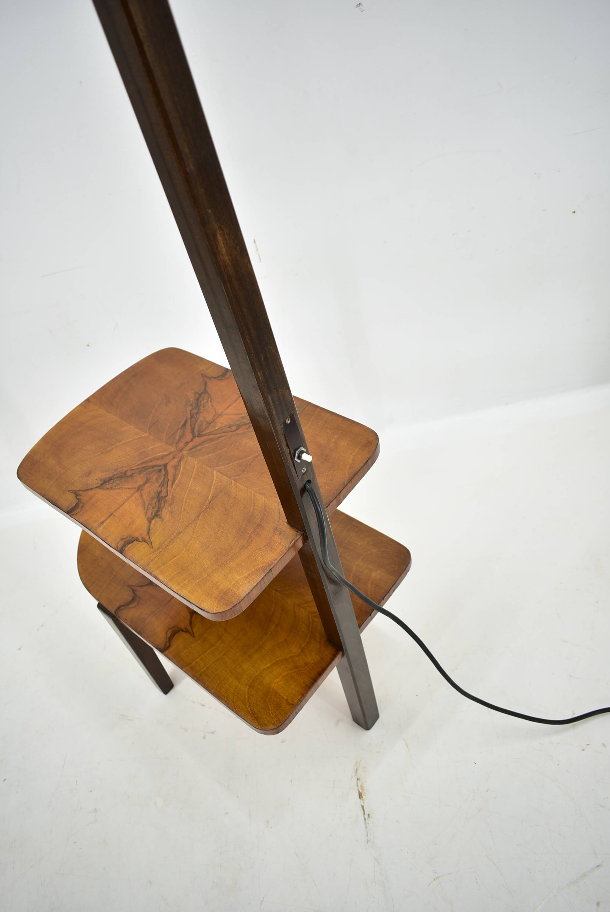 Lampe de sol Art Déco par Jindrich Halabala, années 1940.