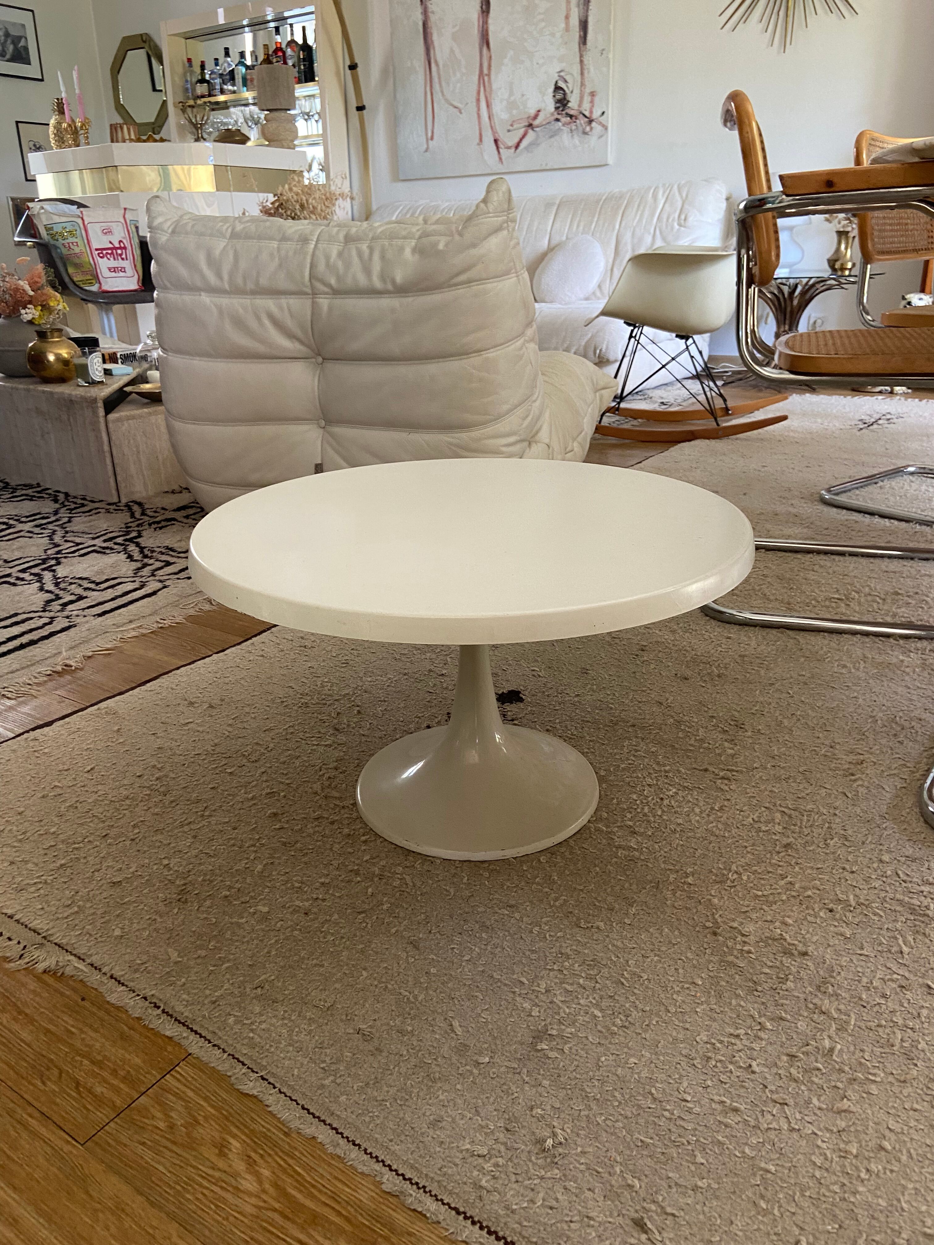 Coffee table tulip foot 70s