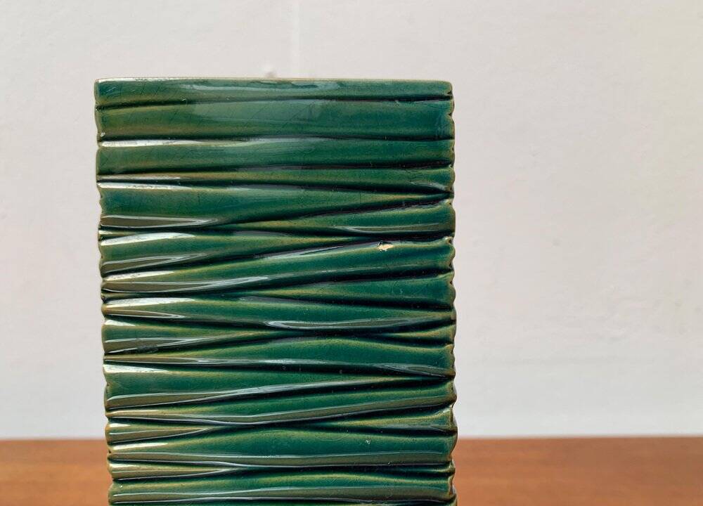 Minimalist block vase in Italian pottery from the mid-century by Bitossi, 1960s.