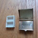 Pillbox gilded metal box and polished marble cabochon