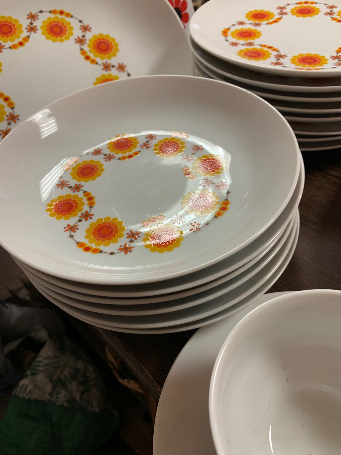 Lot de 6 assiettes creuses Arcopal, fleurs orange - Mes Années Vintage