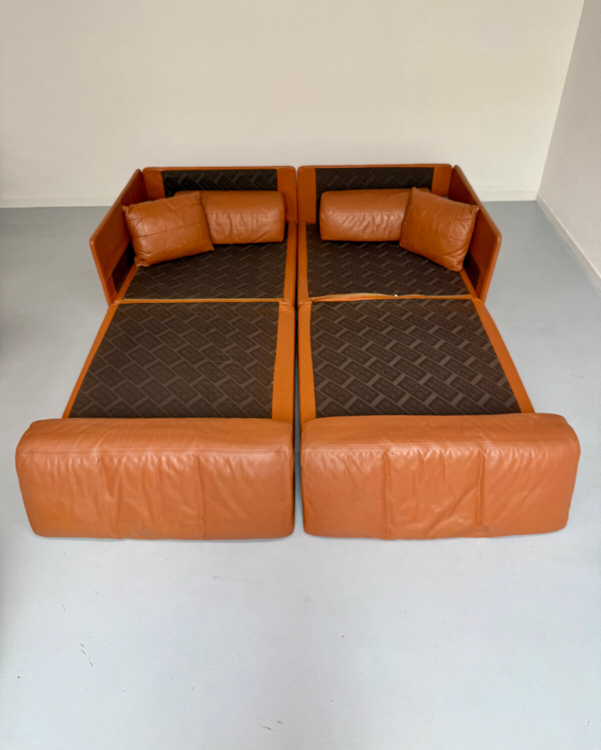 Camel leather 2-seater sofa design desede ds 76 vintage
